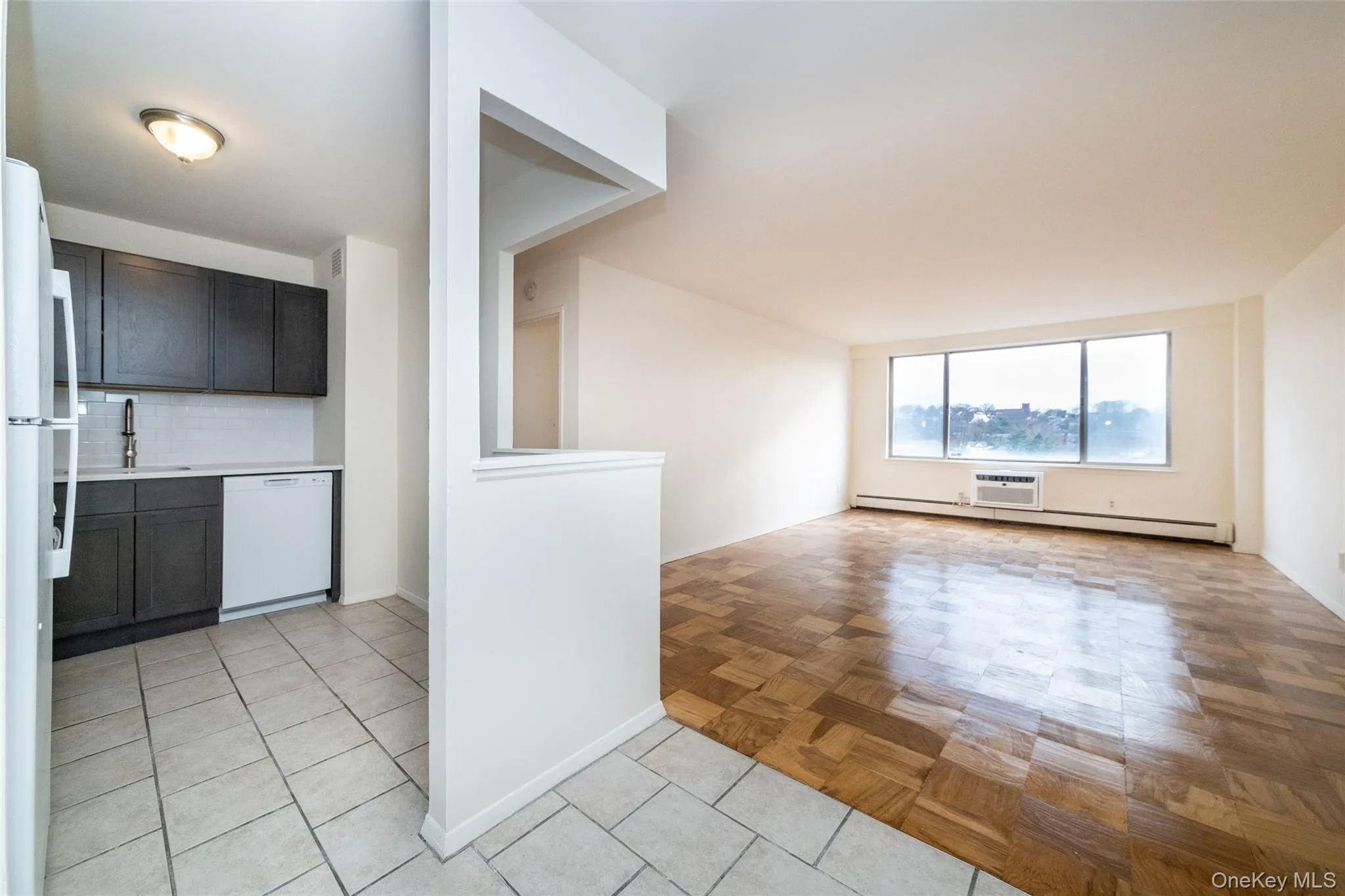 125 Lake Street, White Plains, NY, 1 Bedroom Bedrooms, 3 Rooms Rooms,1 BathroomBathrooms,Residential Lease,For Rent,Lake,0,1036904 125 Lake Street, White Plains, NY, 1 Bedroom Bedrooms, 3 Rooms Rooms,1 BathroomBathrooms,Residential Lease,For Rent,Lake,0,1036904