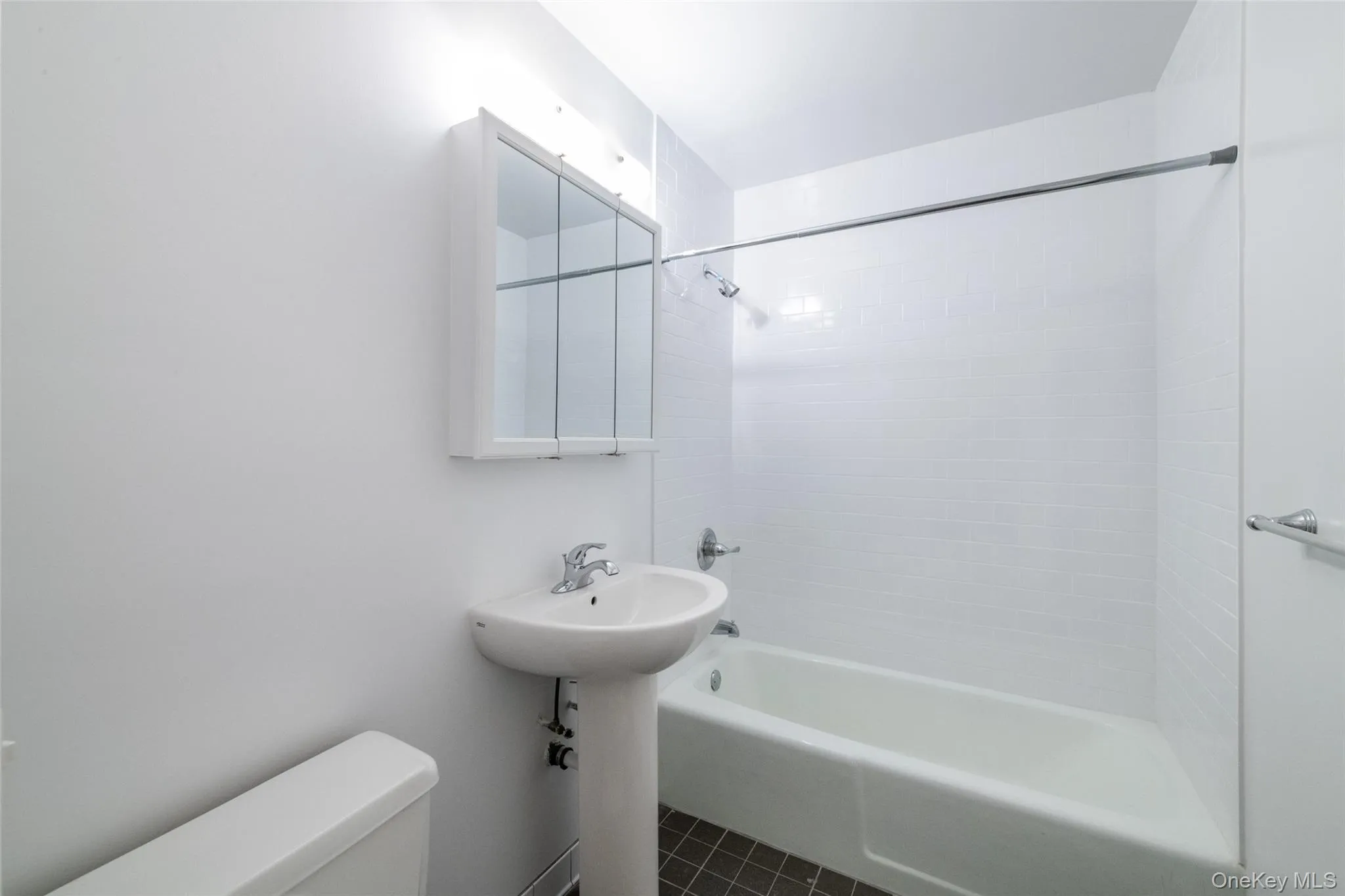 125 Lake Street, White Plains, NY, 1 Bedroom Bedrooms, 3 Rooms Rooms,1 BathroomBathrooms,Residential Lease,For Rent,Lake,0,1036904 125 Lake Street, White Plains, NY, 1 Bedroom Bedrooms, 3 Rooms Rooms,1 BathroomBathrooms,Residential Lease,For Rent,Lake,0,1036904