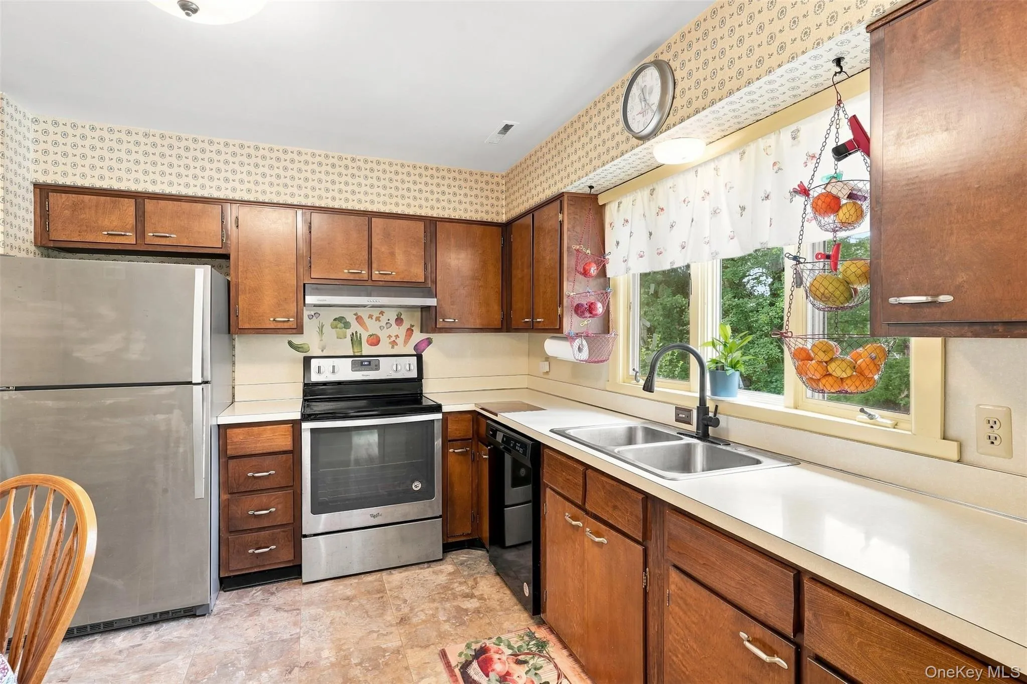 16 Cromwell Drive, La Grange, NY, 4 Bedrooms Bedrooms, 7 Rooms Rooms,1 BathroomBathrooms,Residential,For Rent,Cromwell,0,1036909 16 Cromwell Drive, La Grange, NY, 4 Bedrooms Bedrooms, 7 Rooms Rooms,1 BathroomBathrooms,Residential,For Rent,Cromwell,0,1036909