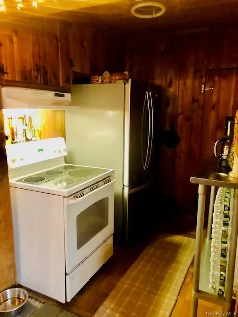 25 Columbia Avenue, Southampton, NY, 3 Bedrooms Bedrooms, 7 Rooms Rooms,2 BathroomsBathrooms,Residential Lease,For Rent,Columbia,0,1036911 25 Columbia Avenue, Southampton, NY, 3 Bedrooms Bedrooms, 7 Rooms Rooms,2 BathroomsBathrooms,Residential Lease,For Rent,Columbia,0,1036911