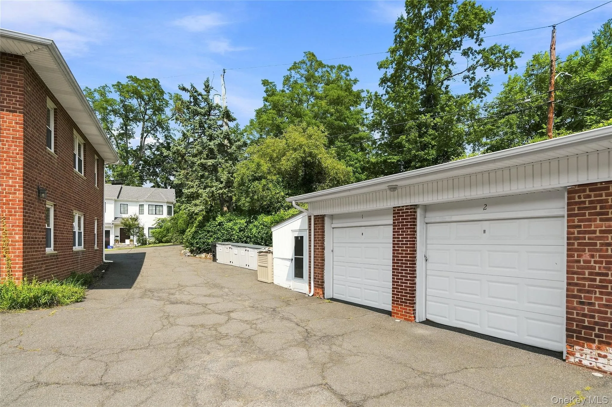 Private One car garage Private One car garage