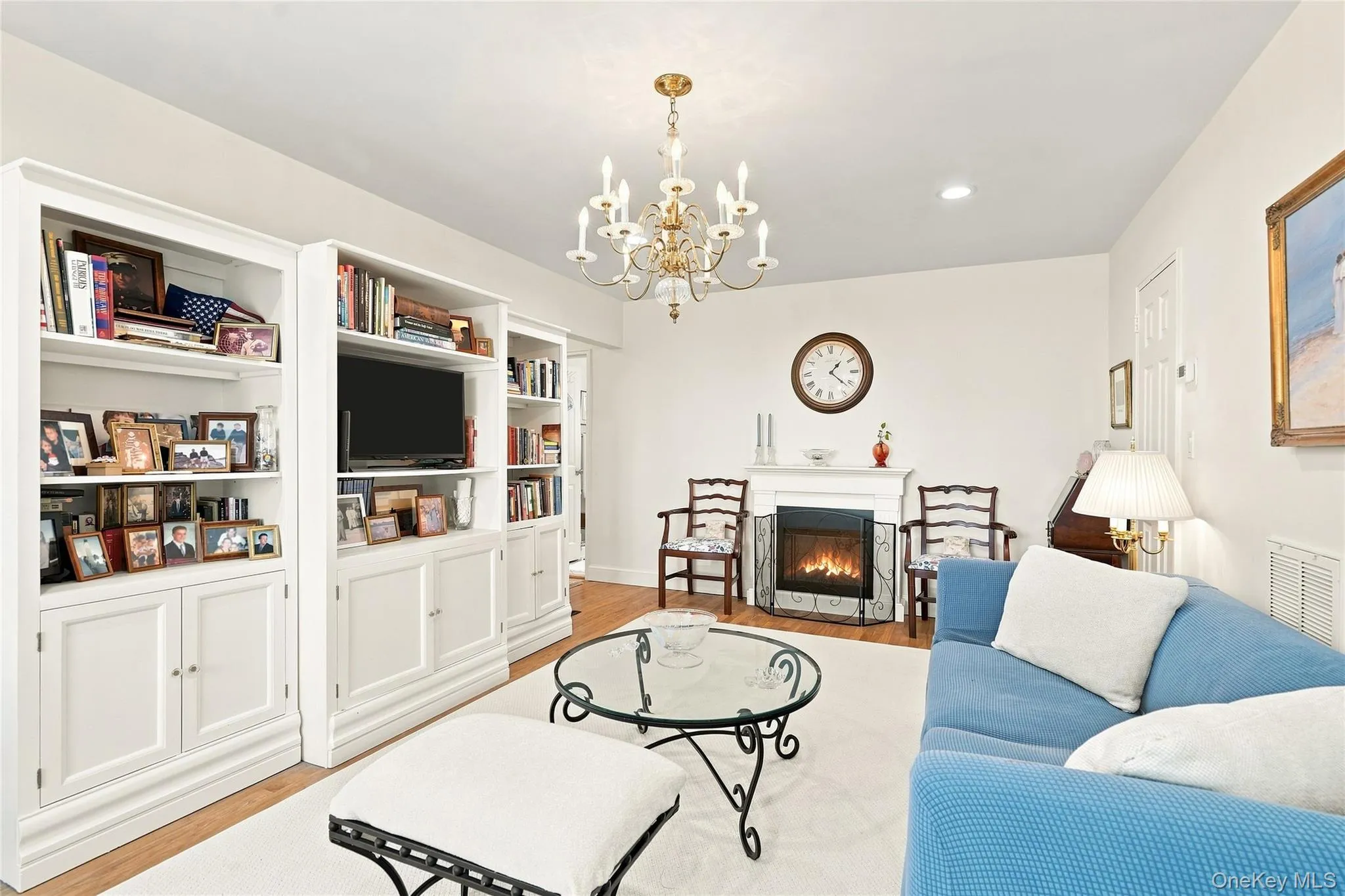 Living Rom showcasing Entertainment Center Living Rom showcasing Entertainment Center