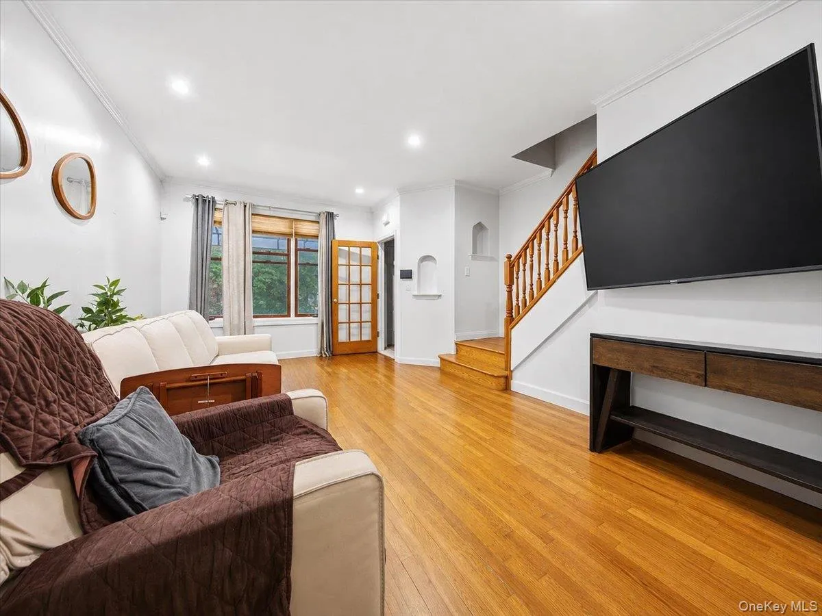 320 59th Street, New York, NY, 3 Bedrooms Bedrooms, 5 Rooms Rooms,2 BathroomsBathrooms,Residential,For Rent,59th,0,1036918 320 59th Street, New York, NY, 3 Bedrooms Bedrooms, 5 Rooms Rooms,2 BathroomsBathrooms,Residential,For Rent,59th,0,1036918