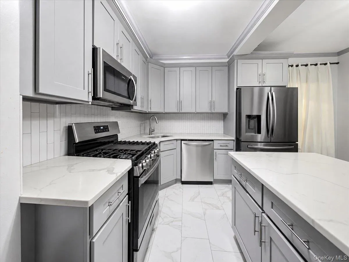 320 59th Street, New York, NY, 3 Bedrooms Bedrooms, 5 Rooms Rooms,2 BathroomsBathrooms,Residential,For Rent,59th,0,1036918 320 59th Street, New York, NY, 3 Bedrooms Bedrooms, 5 Rooms Rooms,2 BathroomsBathrooms,Residential,For Rent,59th,0,1036918