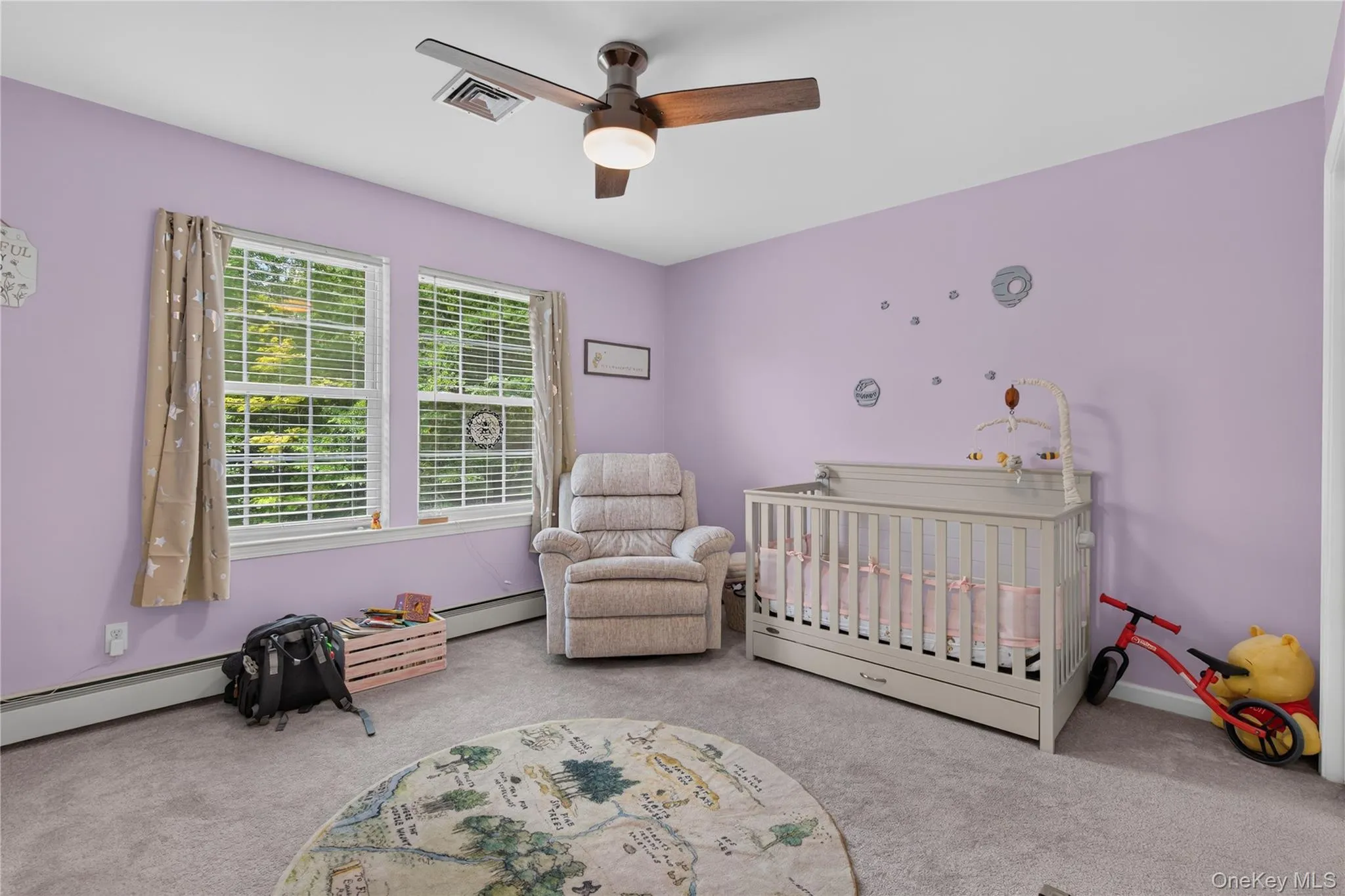 Ceiling fan with integrated lighting Ceiling fan with integrated lighting