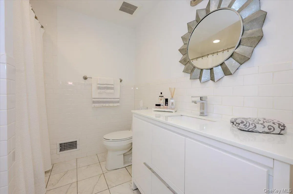 Primary Ensuite Full Bathroom Primary Ensuite Full Bathroom