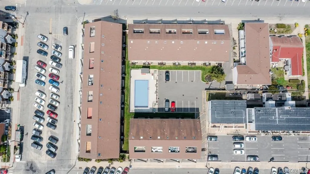 Leewood Condo Complex, with Pool and extra parking in center. Leewood Condo Complex, with Pool and extra parking in center.