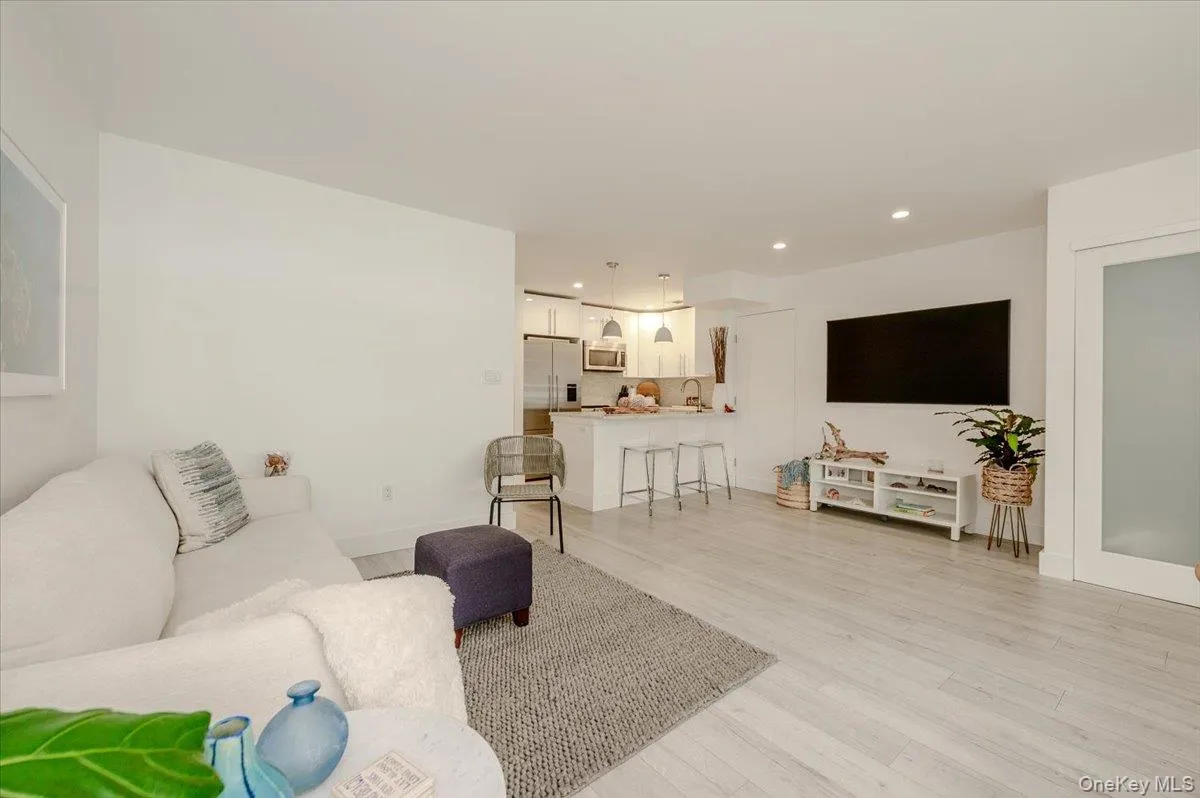 88 Pacific Boulevard, Long Beach, NY, 2 Bedrooms Bedrooms, 5 Rooms Rooms,1 BathroomBathrooms,Residential,For Rent,Pacific,0,1036922 88 Pacific Boulevard, Long Beach, NY, 2 Bedrooms Bedrooms, 5 Rooms Rooms,1 BathroomBathrooms,Residential,For Rent,Pacific,0,1036922