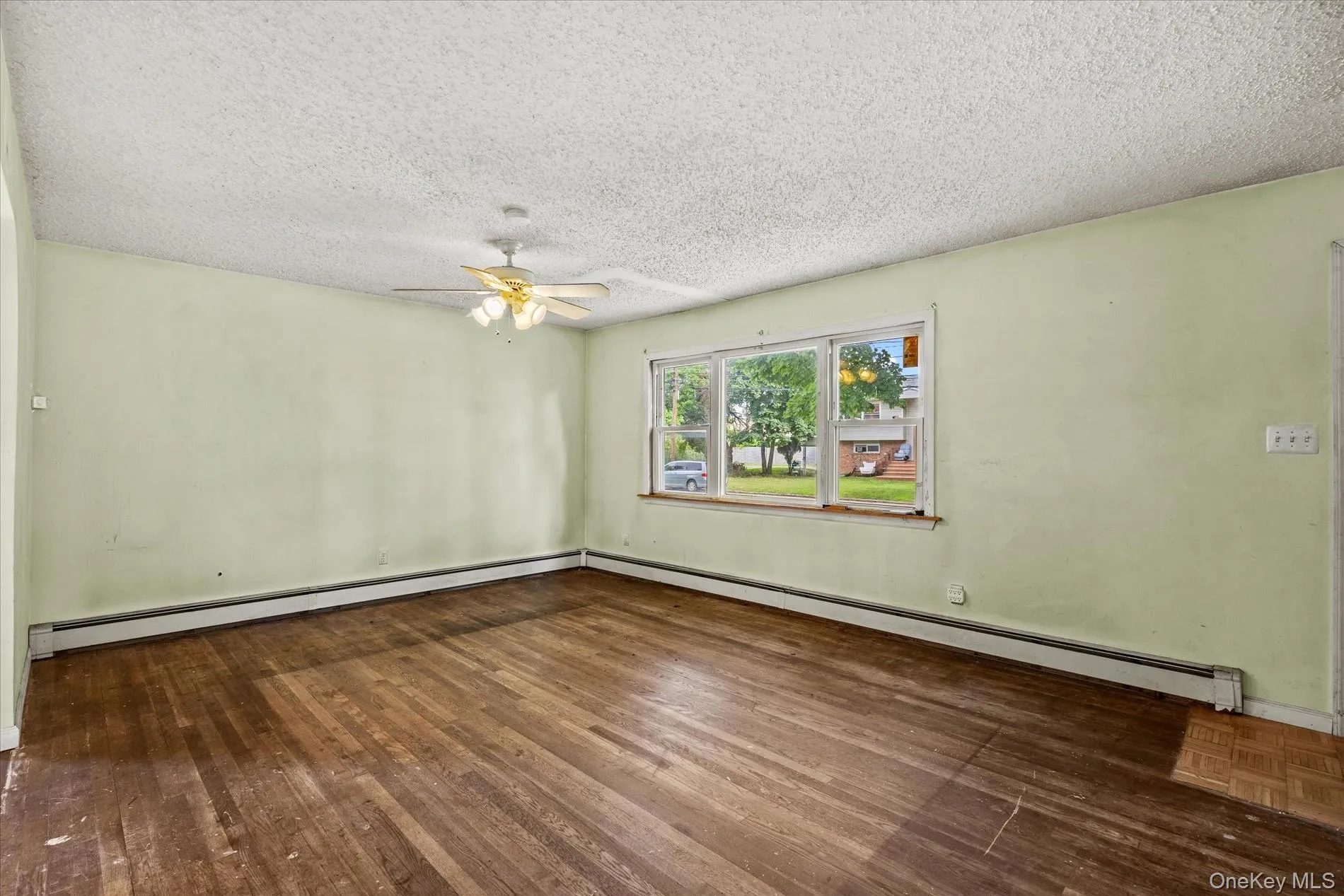 1037 Broadway, North Hempstead, NY, 4 Bedrooms Bedrooms, 7 Rooms Rooms,1 BathroomBathrooms,Residential,For Rent,Broadway,0,1036927 1037 Broadway, North Hempstead, NY, 4 Bedrooms Bedrooms, 7 Rooms Rooms,1 BathroomBathrooms,Residential,For Rent,Broadway,0,1036927