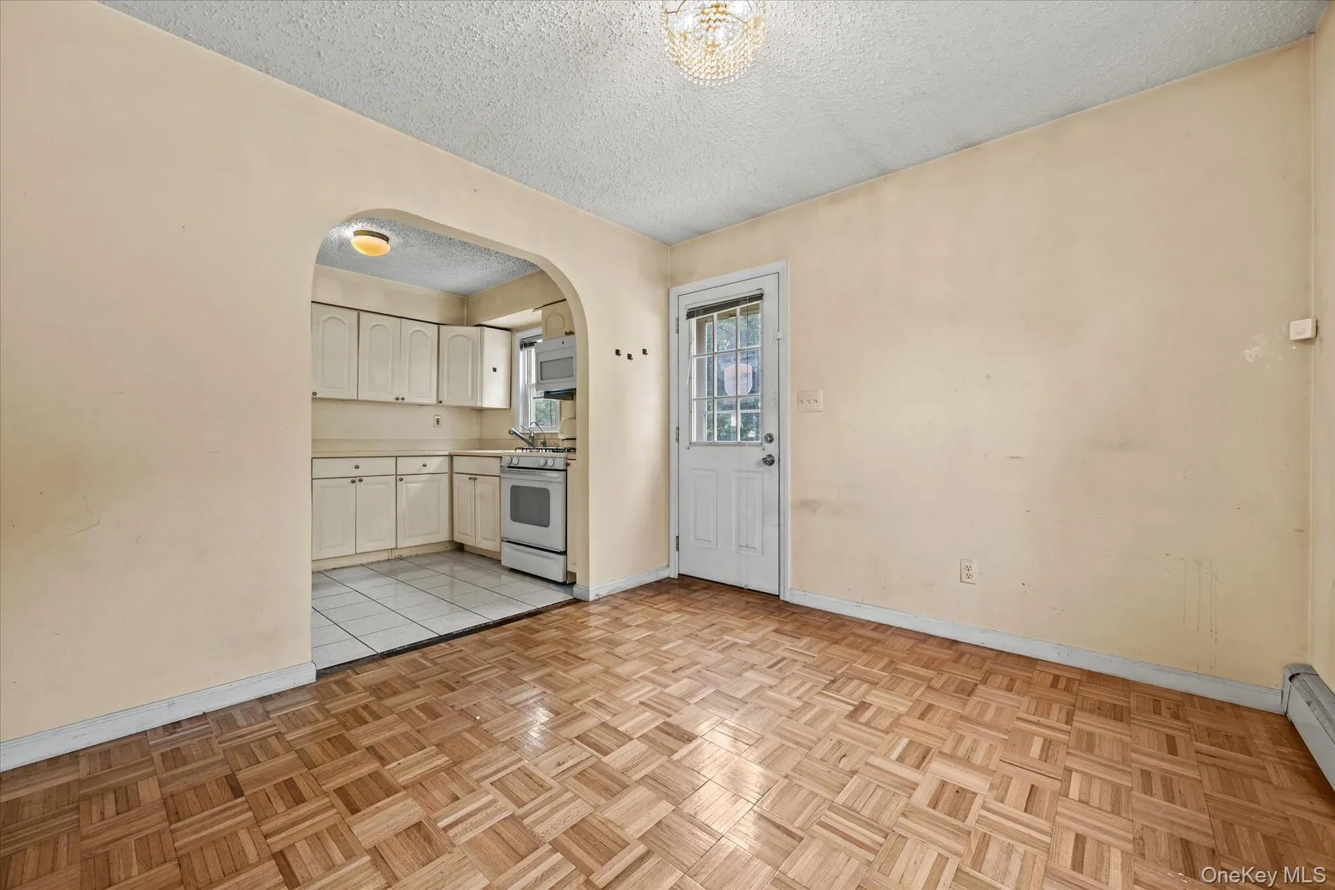 1037 Broadway, North Hempstead, NY, 4 Bedrooms Bedrooms, 7 Rooms Rooms,1 BathroomBathrooms,Residential,For Rent,Broadway,0,1036927 1037 Broadway, North Hempstead, NY, 4 Bedrooms Bedrooms, 7 Rooms Rooms,1 BathroomBathrooms,Residential,For Rent,Broadway,0,1036927