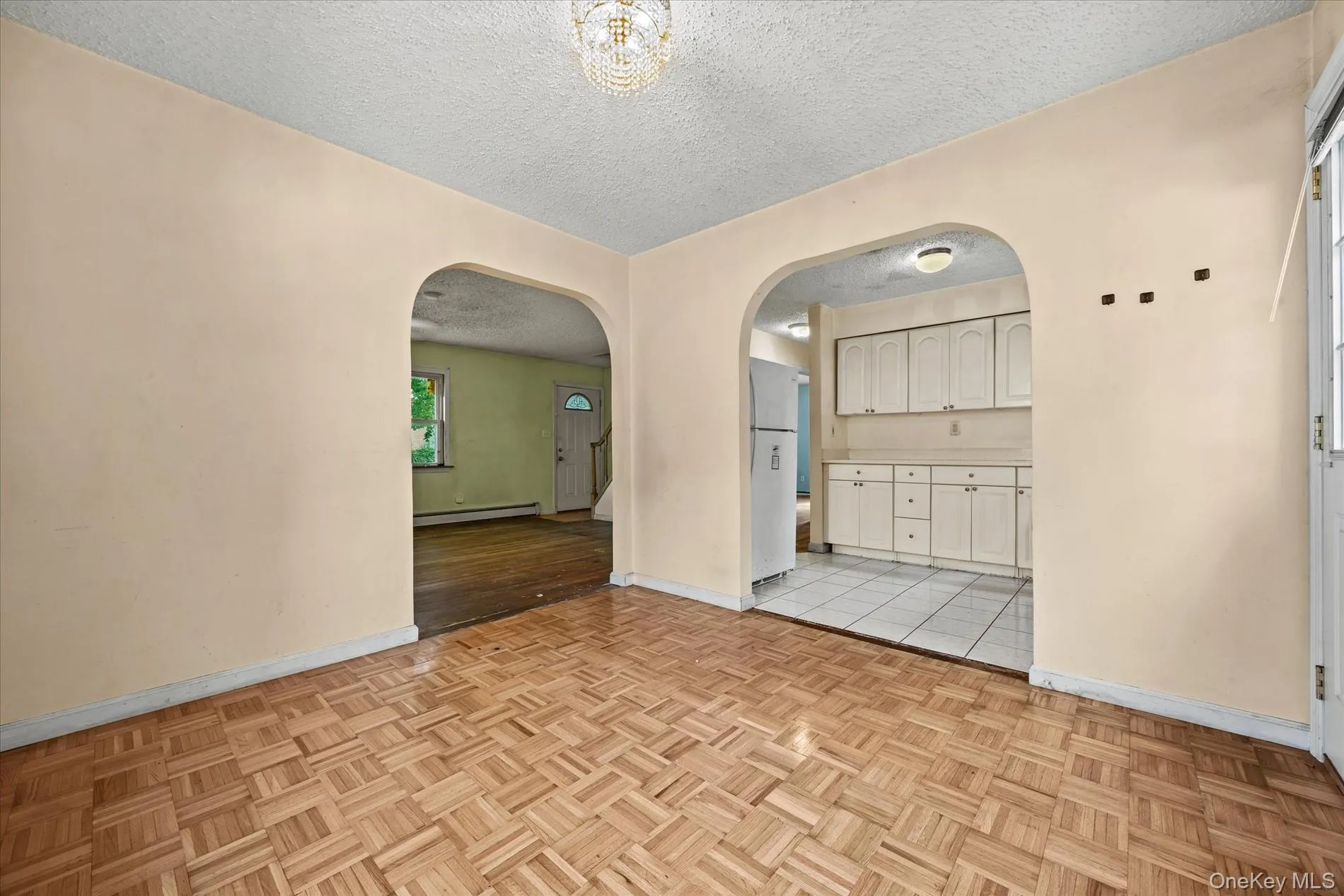1037 Broadway, North Hempstead, NY, 4 Bedrooms Bedrooms, 7 Rooms Rooms,1 BathroomBathrooms,Residential,For Rent,Broadway,0,1036927 1037 Broadway, North Hempstead, NY, 4 Bedrooms Bedrooms, 7 Rooms Rooms,1 BathroomBathrooms,Residential,For Rent,Broadway,0,1036927