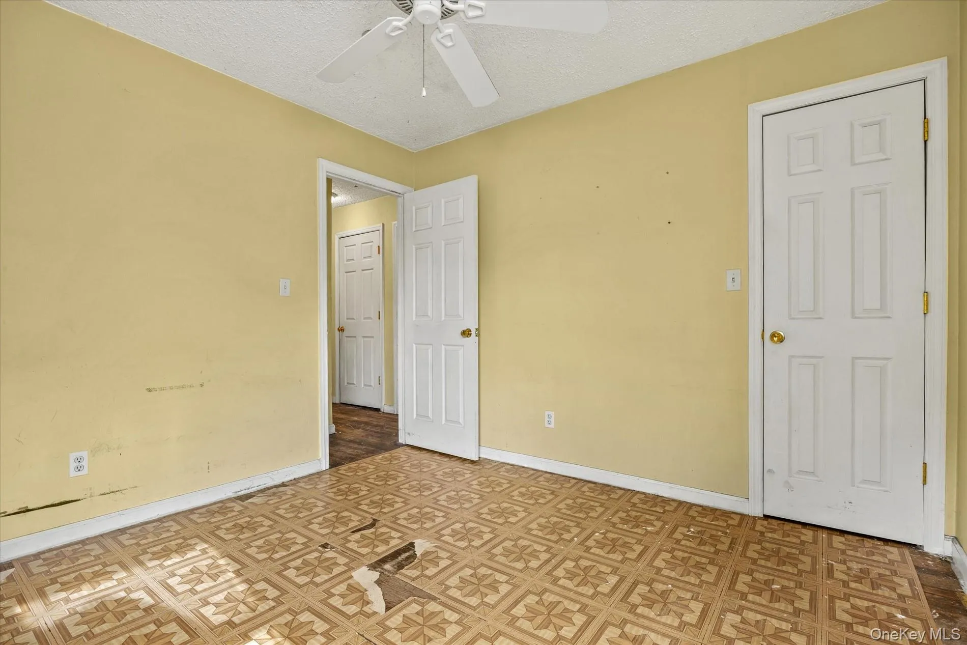 1037 Broadway, North Hempstead, NY, 4 Bedrooms Bedrooms, 7 Rooms Rooms,1 BathroomBathrooms,Residential,For Rent,Broadway,0,1036927 1037 Broadway, North Hempstead, NY, 4 Bedrooms Bedrooms, 7 Rooms Rooms,1 BathroomBathrooms,Residential,For Rent,Broadway,0,1036927