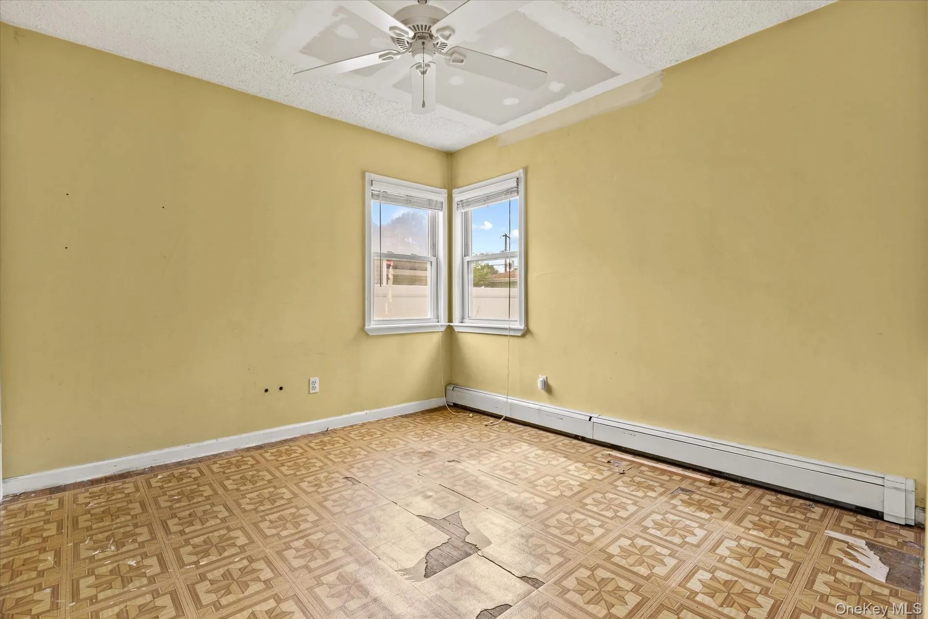 1037 Broadway, North Hempstead, NY, 4 Bedrooms Bedrooms, 7 Rooms Rooms,1 BathroomBathrooms,Residential,For Rent,Broadway,0,1036927 1037 Broadway, North Hempstead, NY, 4 Bedrooms Bedrooms, 7 Rooms Rooms,1 BathroomBathrooms,Residential,For Rent,Broadway,0,1036927