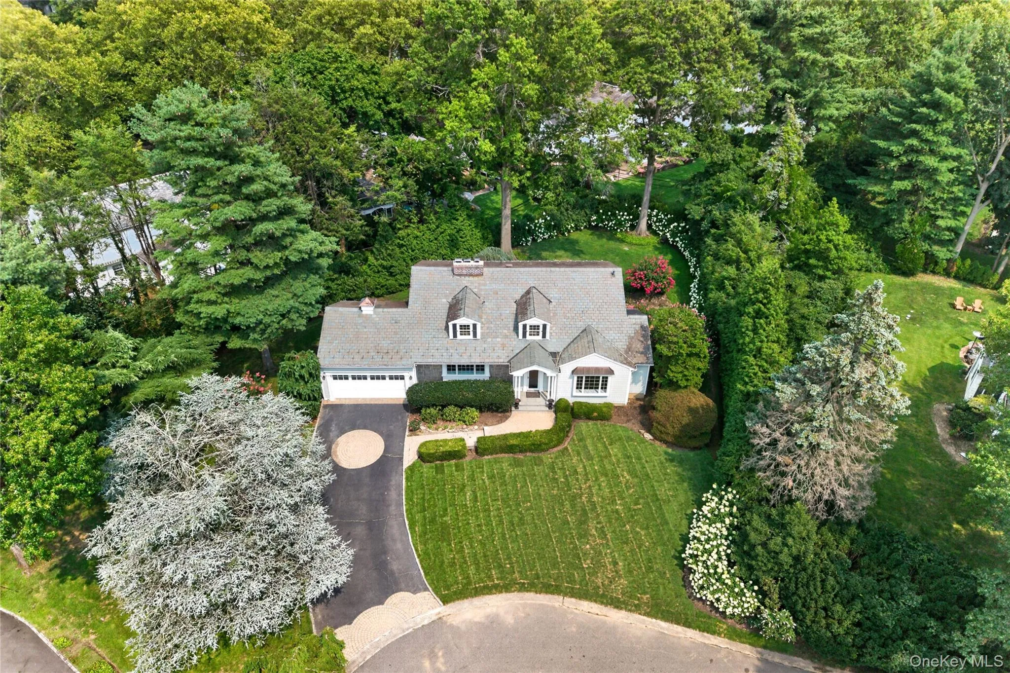 20 Earle Place, North Hempstead, NY, 4 Bedrooms Bedrooms, 8 Rooms Rooms,3 BathroomsBathrooms,Residential Lease,For Rent,Earle,0,1036932 20 Earle Place, North Hempstead, NY, 4 Bedrooms Bedrooms, 8 Rooms Rooms,3 BathroomsBathrooms,Residential Lease,For Rent,Earle,0,1036932