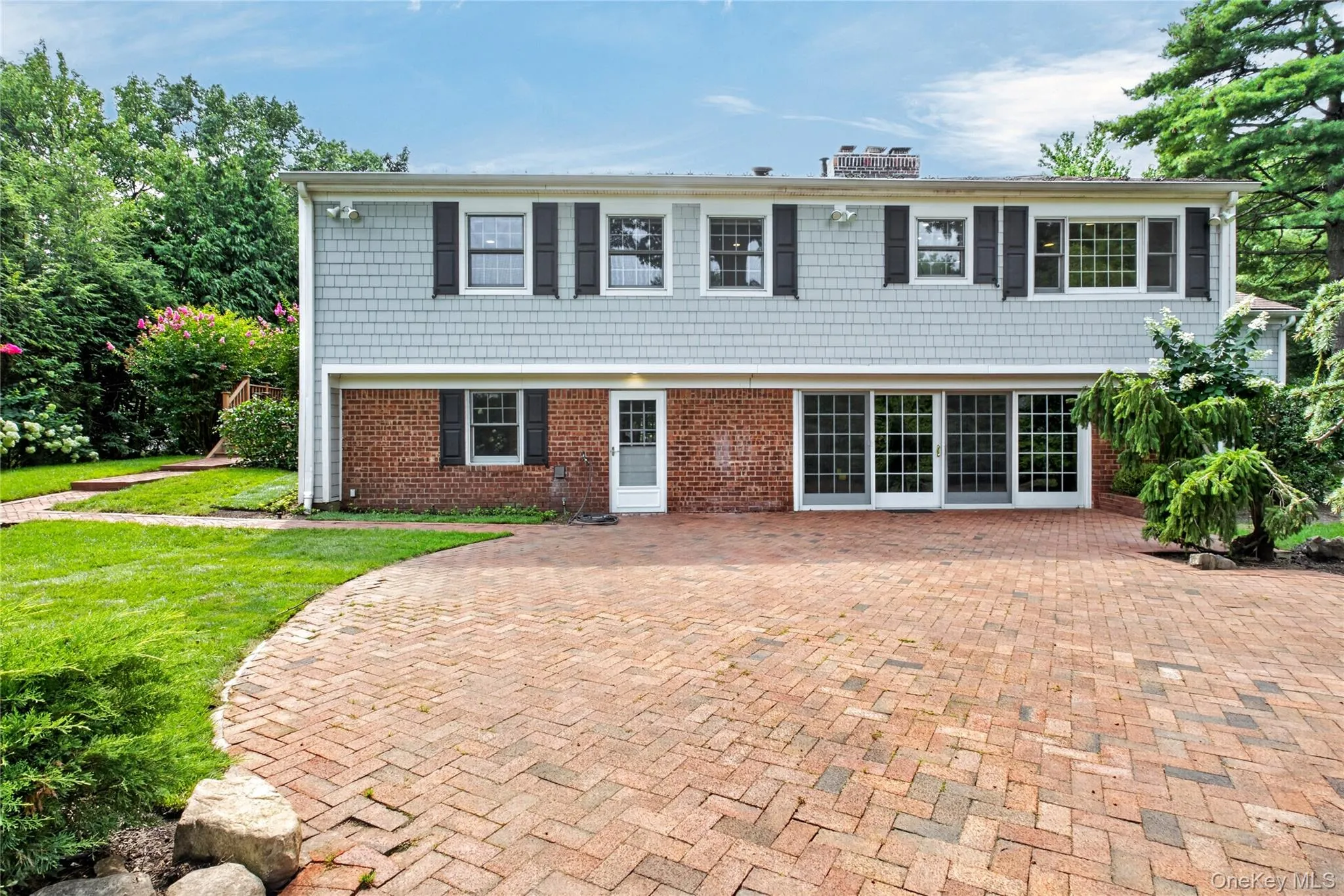 20 Earle Place, North Hempstead, NY, 4 Bedrooms Bedrooms, 8 Rooms Rooms,3 BathroomsBathrooms,Residential Lease,For Rent,Earle,0,1036932 20 Earle Place, North Hempstead, NY, 4 Bedrooms Bedrooms, 8 Rooms Rooms,3 BathroomsBathrooms,Residential Lease,For Rent,Earle,0,1036932