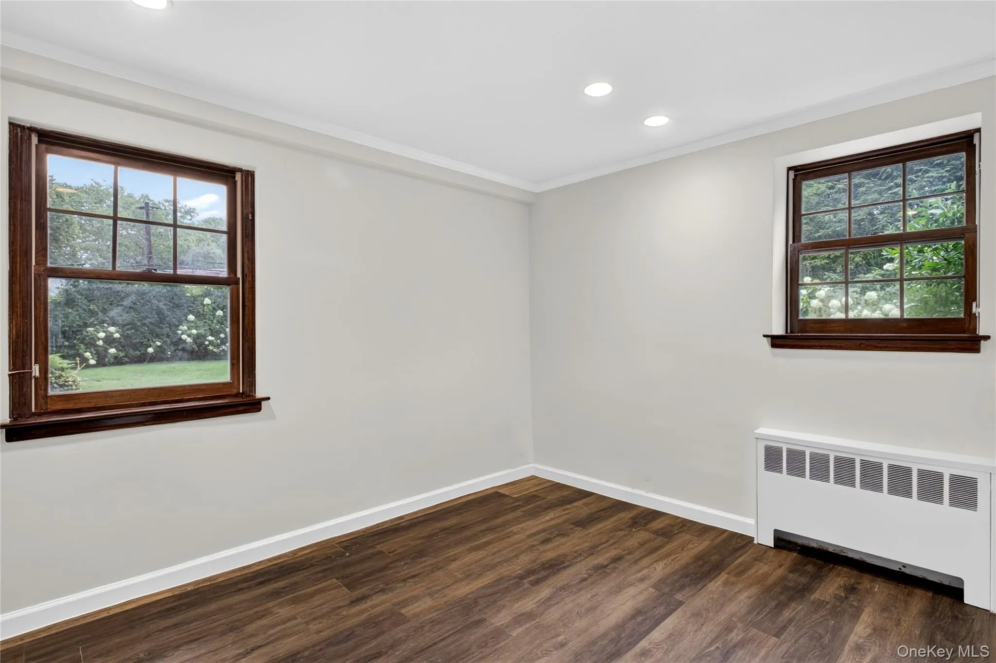 20 Earle Place, North Hempstead, NY, 4 Bedrooms Bedrooms, 8 Rooms Rooms,3 BathroomsBathrooms,Residential Lease,For Rent,Earle,0,1036932 20 Earle Place, North Hempstead, NY, 4 Bedrooms Bedrooms, 8 Rooms Rooms,3 BathroomsBathrooms,Residential Lease,For Rent,Earle,0,1036932