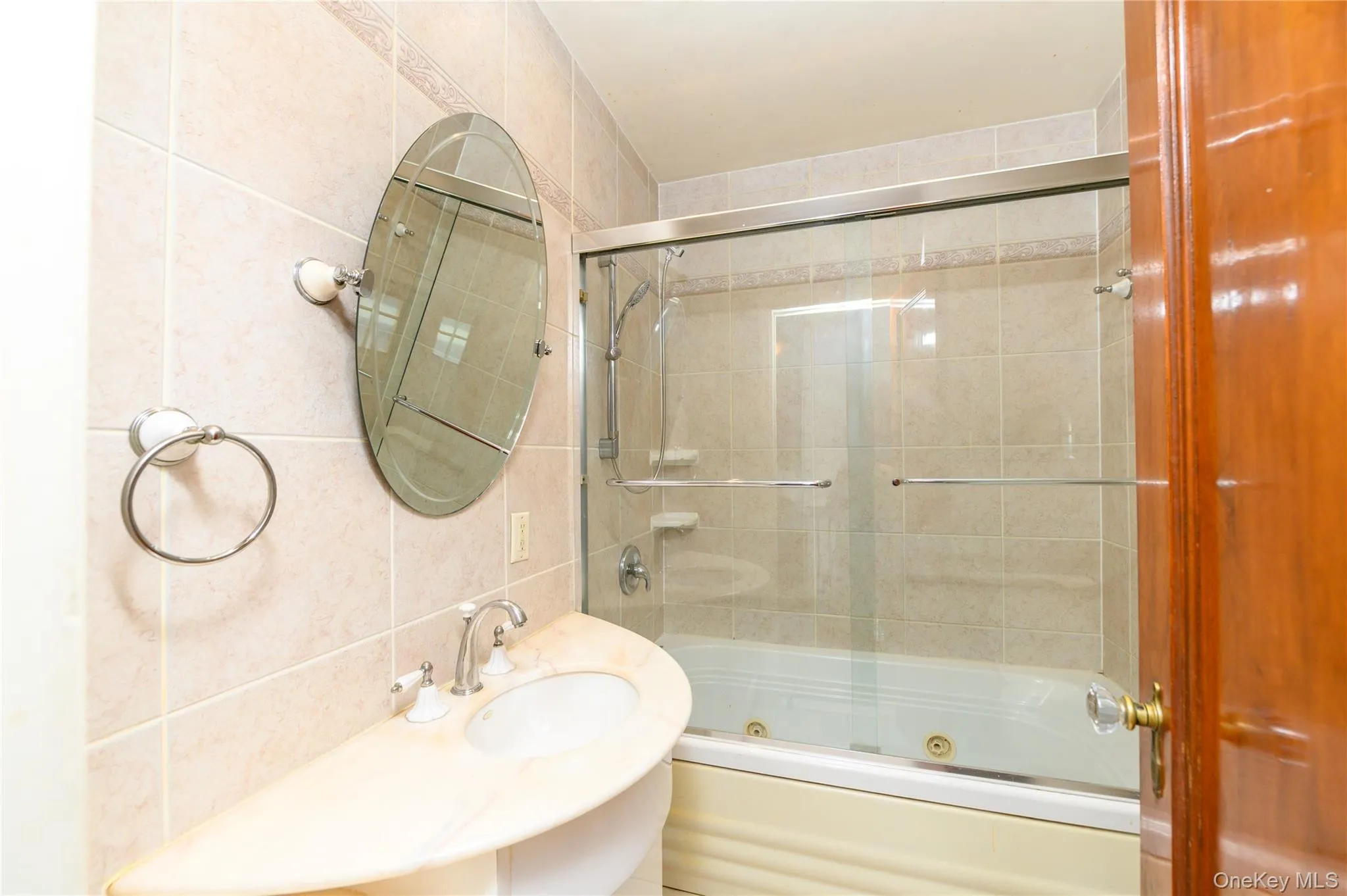 Full Bath Full Bath