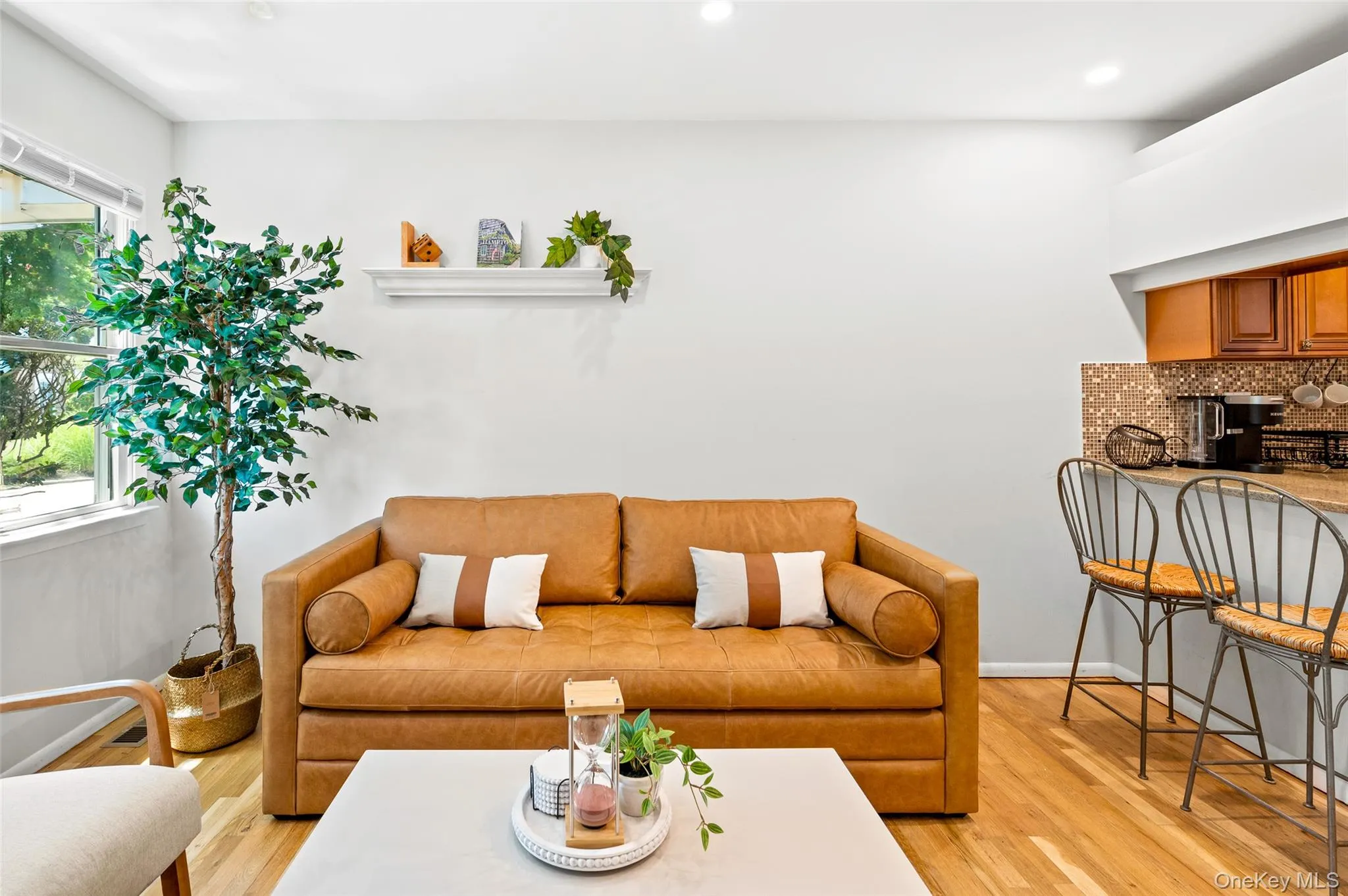 49 Canoe Place, Southampton, NY, 1 Bedroom Bedrooms, 3 Rooms Rooms,1 BathroomBathrooms,Residential,For Rent,Canoe,0,1036951 49 Canoe Place, Southampton, NY, 1 Bedroom Bedrooms, 3 Rooms Rooms,1 BathroomBathrooms,Residential,For Rent,Canoe,0,1036951
