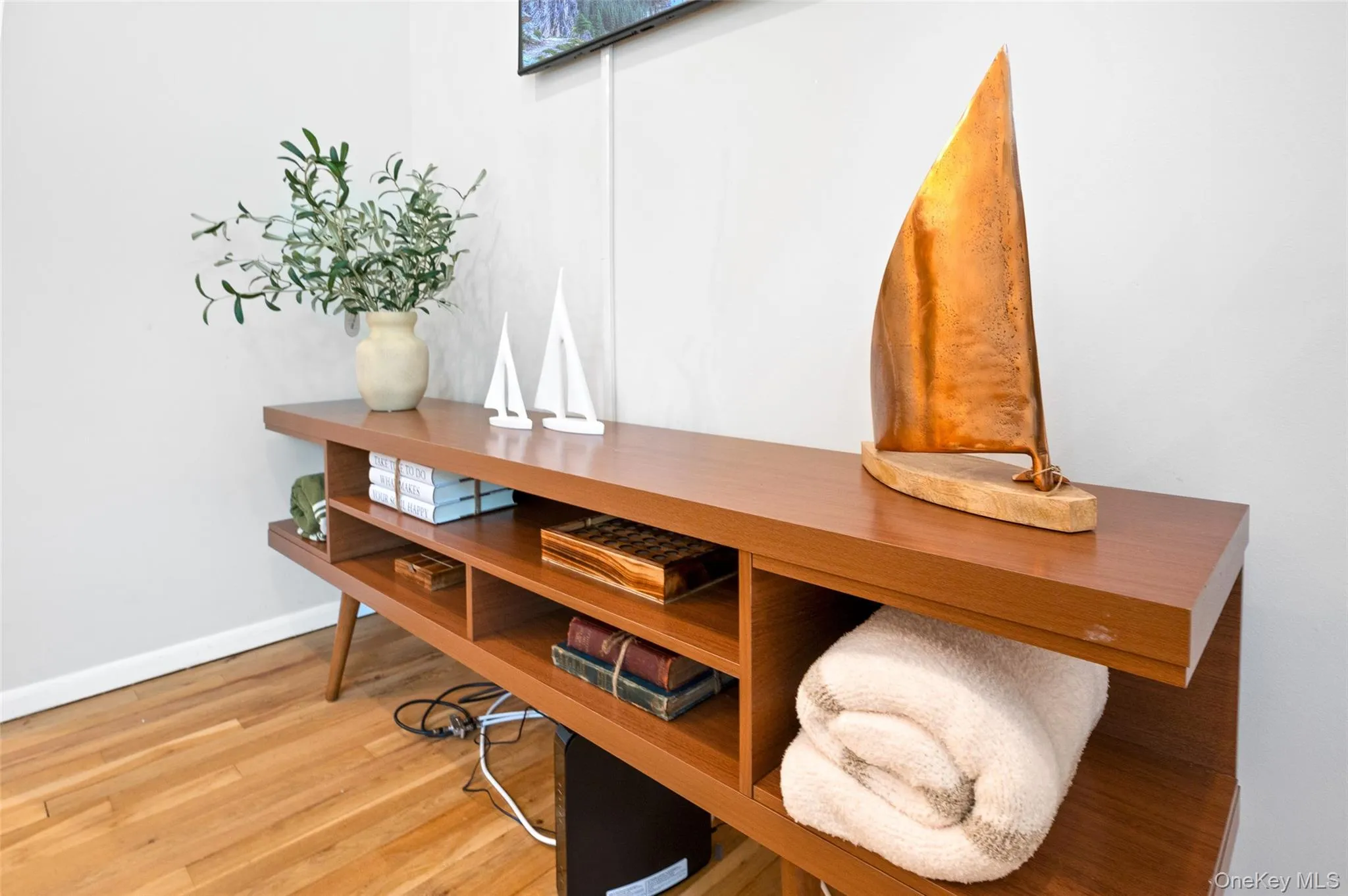49 Canoe Place, Southampton, NY, 1 Bedroom Bedrooms, 3 Rooms Rooms,1 BathroomBathrooms,Residential,For Rent,Canoe,0,1036951 49 Canoe Place, Southampton, NY, 1 Bedroom Bedrooms, 3 Rooms Rooms,1 BathroomBathrooms,Residential,For Rent,Canoe,0,1036951