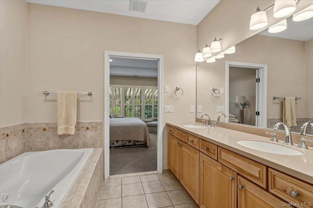179 Carly Lane, Southampton, NY, 2 Bedrooms Bedrooms, 11 Rooms Rooms,2 BathroomsBathrooms,Residential,For Rent,Carly,0,1036953 179 Carly Lane, Southampton, NY, 2 Bedrooms Bedrooms, 11 Rooms Rooms,2 BathroomsBathrooms,Residential,For Rent,Carly,0,1036953