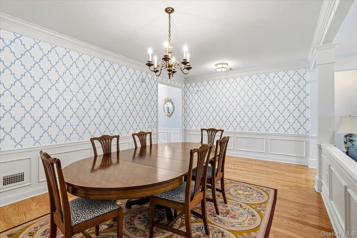 179 Carly Lane, Southampton, NY, 2 Bedrooms Bedrooms, 11 Rooms Rooms,2 BathroomsBathrooms,Residential,For Rent,Carly,0,1036953 179 Carly Lane, Southampton, NY, 2 Bedrooms Bedrooms, 11 Rooms Rooms,2 BathroomsBathrooms,Residential,For Rent,Carly,0,1036953