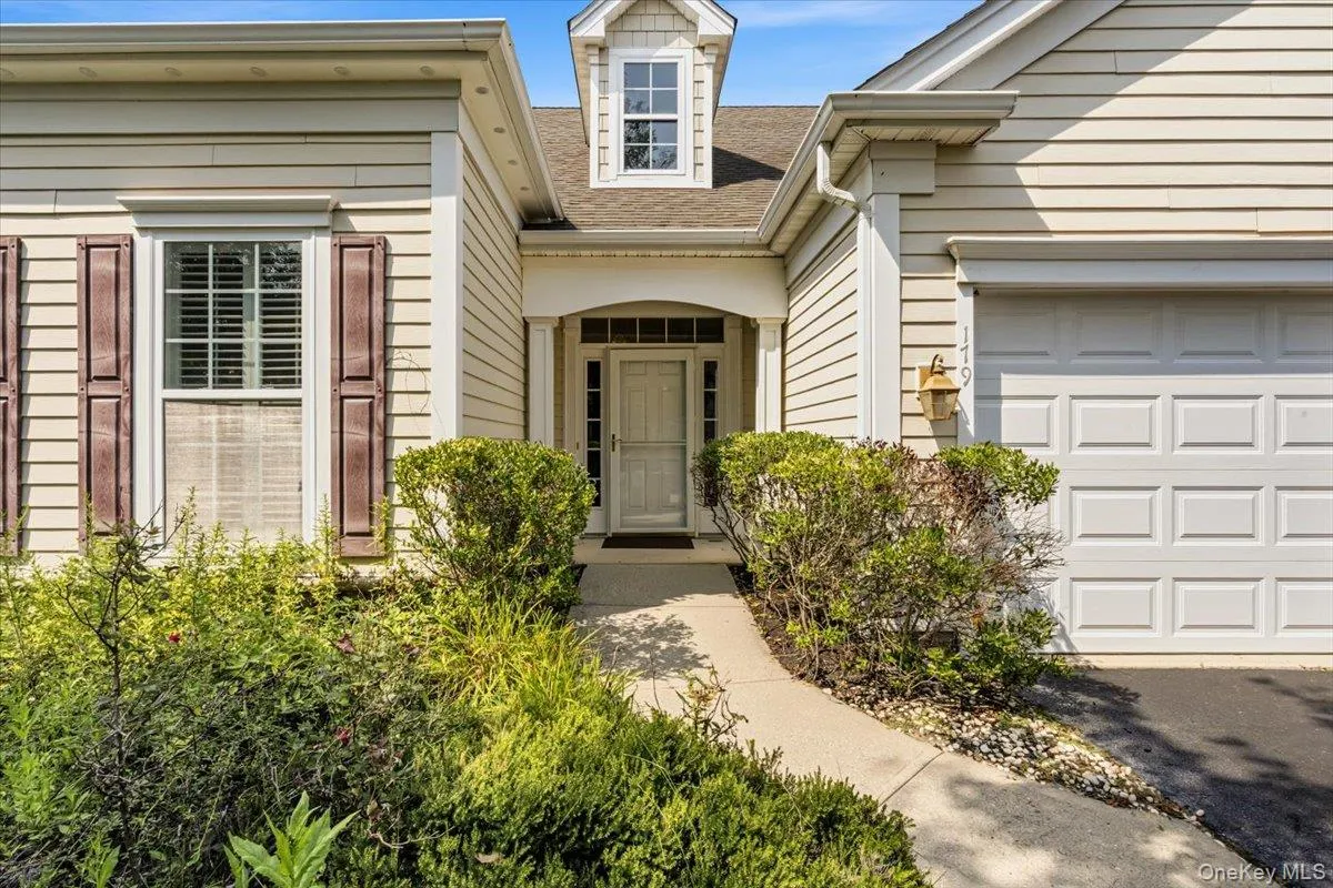 179 Carly Lane, Southampton, NY, 2 Bedrooms Bedrooms, 11 Rooms Rooms,2 BathroomsBathrooms,Residential,For Rent,Carly,0,1036953 179 Carly Lane, Southampton, NY, 2 Bedrooms Bedrooms, 11 Rooms Rooms,2 BathroomsBathrooms,Residential,For Rent,Carly,0,1036953