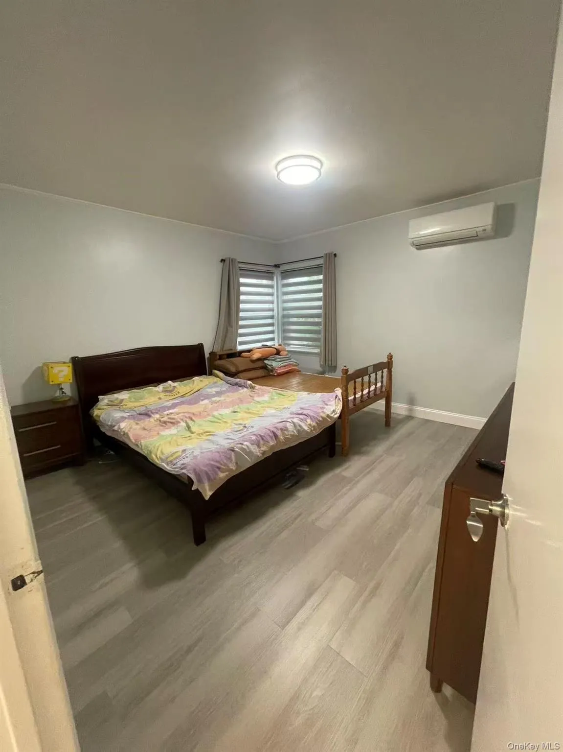 4804 190th Street, New York, NY, 3 Bedrooms Bedrooms, 5 Rooms Rooms,1 BathroomBathrooms,Residential,For Rent,190th,0,1036954 4804 190th Street, New York, NY, 3 Bedrooms Bedrooms, 5 Rooms Rooms,1 BathroomBathrooms,Residential,For Rent,190th,0,1036954