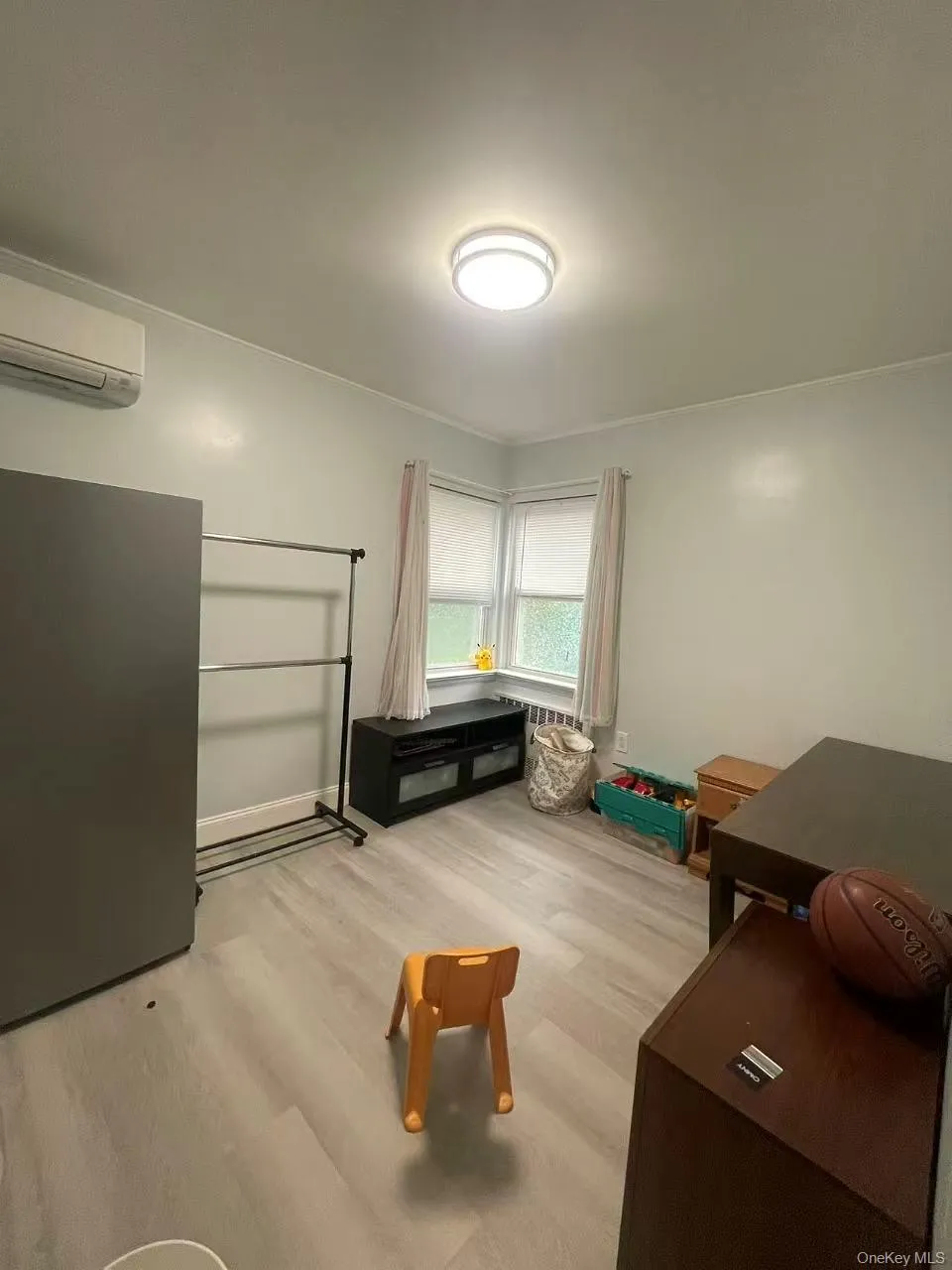4804 190th Street, New York, NY, 3 Bedrooms Bedrooms, 5 Rooms Rooms,1 BathroomBathrooms,Residential,For Rent,190th,0,1036954 4804 190th Street, New York, NY, 3 Bedrooms Bedrooms, 5 Rooms Rooms,1 BathroomBathrooms,Residential,For Rent,190th,0,1036954