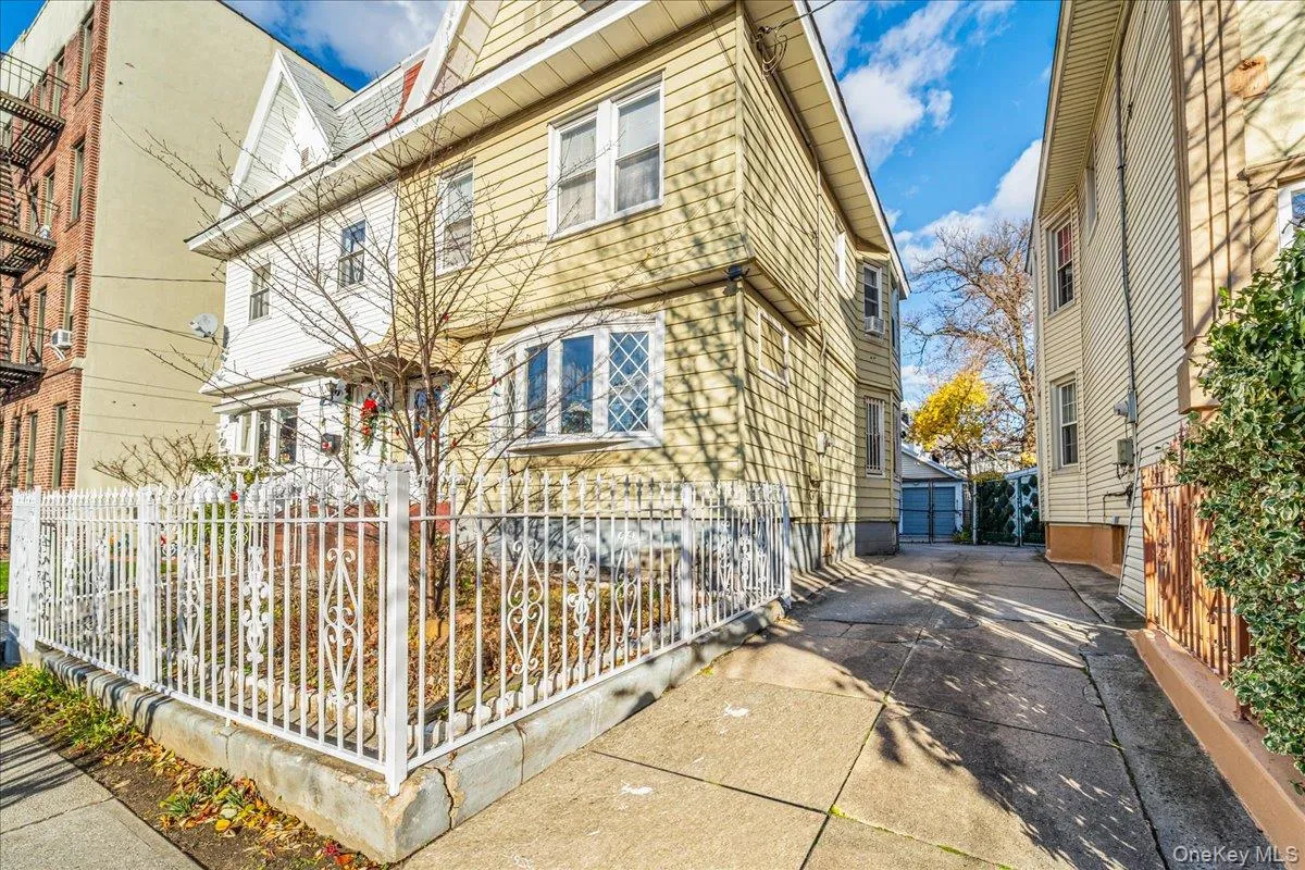 87-63 108th Street, New York, NY, 4 Bedrooms Bedrooms, 7 Rooms Rooms,1 BathroomBathrooms,Residential,For Rent,108th,0,1036956 87-63 108th Street, New York, NY, 4 Bedrooms Bedrooms, 7 Rooms Rooms,1 BathroomBathrooms,Residential,For Rent,108th,0,1036956