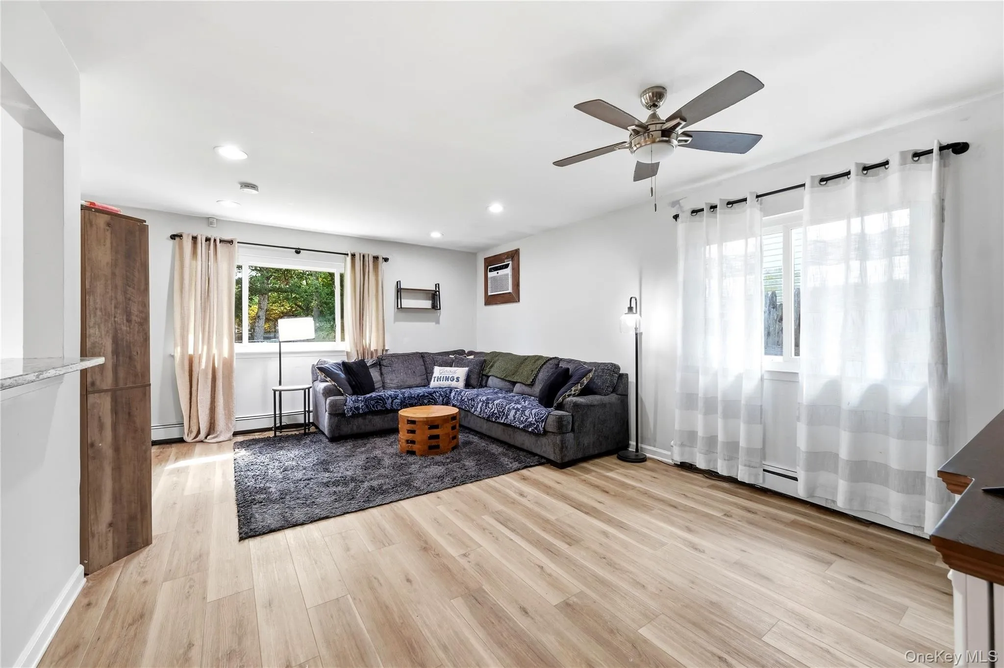 8 Roberts Street, Brookhaven, NY, 3 Bedrooms Bedrooms, 6 Rooms Rooms,1 BathroomBathrooms,Residential,For Rent,Roberts,0,1036960 8 Roberts Street, Brookhaven, NY, 3 Bedrooms Bedrooms, 6 Rooms Rooms,1 BathroomBathrooms,Residential,For Rent,Roberts,0,1036960