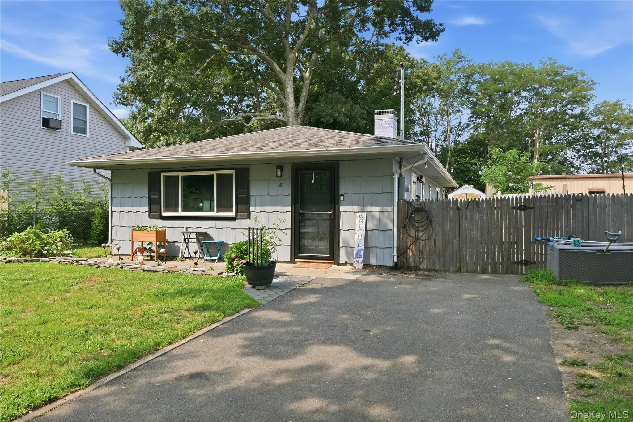 8 Roberts Street, Brookhaven, NY, 3 Bedrooms Bedrooms, 6 Rooms Rooms,1 BathroomBathrooms,Residential,For Rent,Roberts,0,1036960 8 Roberts Street, Brookhaven, NY, 3 Bedrooms Bedrooms, 6 Rooms Rooms,1 BathroomBathrooms,Residential,For Rent,Roberts,0,1036960
