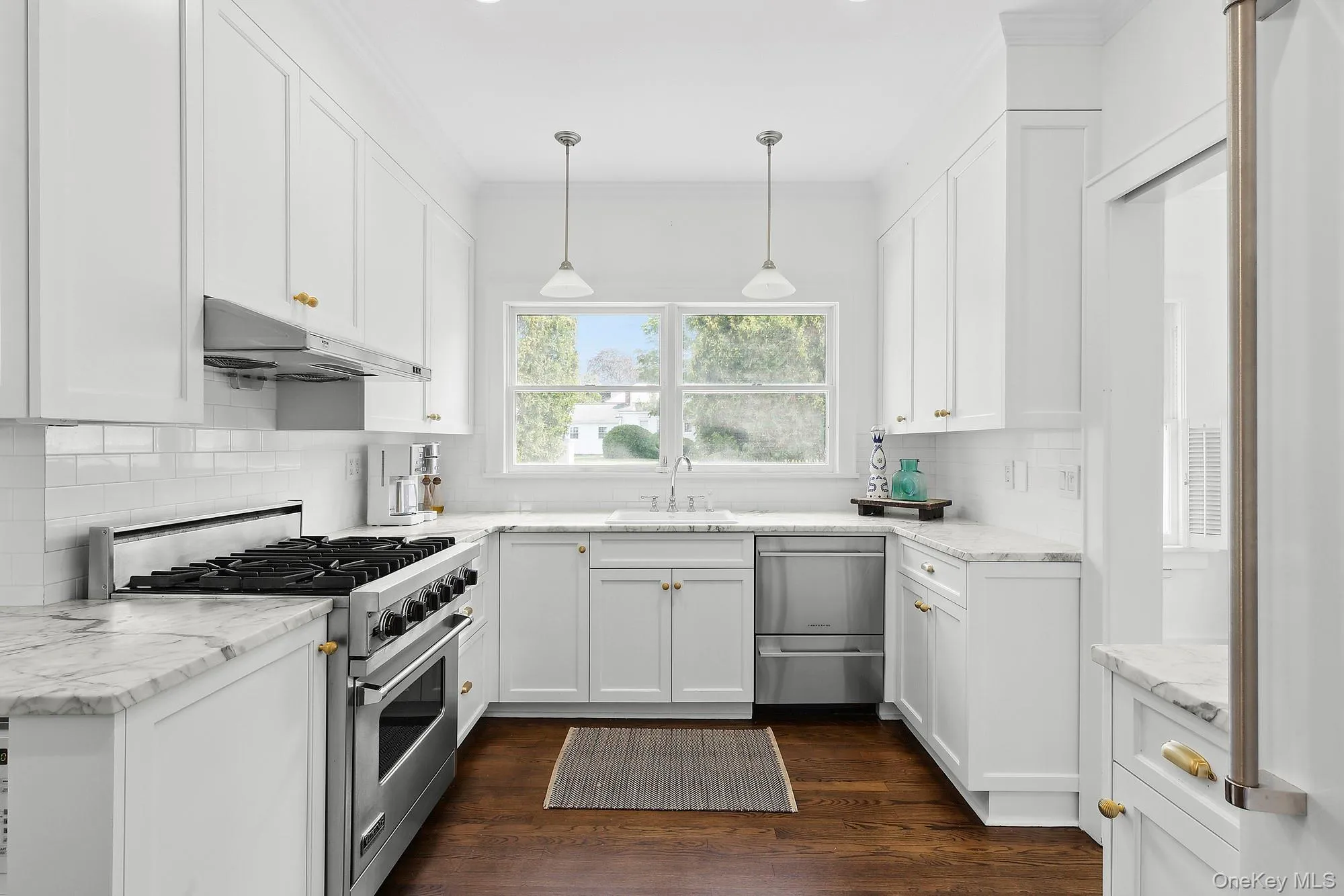 1 Bishop Avenue, Southampton, NY, 4 Bedrooms Bedrooms, 8 Rooms Rooms,3 BathroomsBathrooms,Residential Lease,For Rent,Bishop,0,1036962 1 Bishop Avenue, Southampton, NY, 4 Bedrooms Bedrooms, 8 Rooms Rooms,3 BathroomsBathrooms,Residential Lease,For Rent,Bishop,0,1036962
