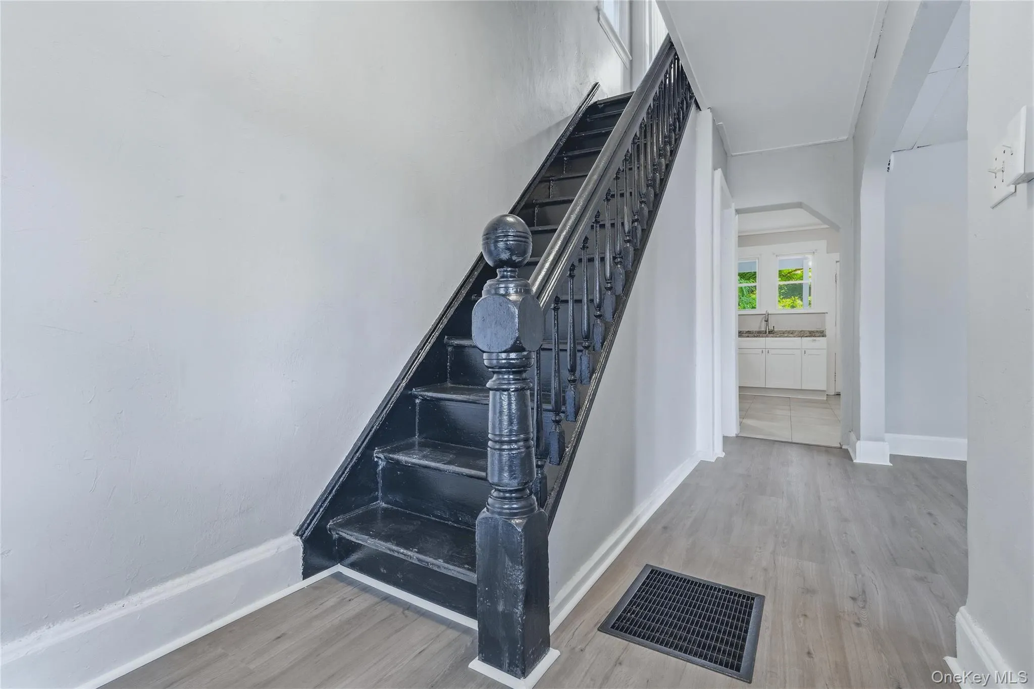 70 Van Deusen Street, Kingston, NY, 3 Bedrooms Bedrooms, 5 Rooms Rooms,1 BathroomBathrooms,Residential Lease,For Rent,Van Deusen,0,1036964 70 Van Deusen Street, Kingston, NY, 3 Bedrooms Bedrooms, 5 Rooms Rooms,1 BathroomBathrooms,Residential Lease,For Rent,Van Deusen,0,1036964