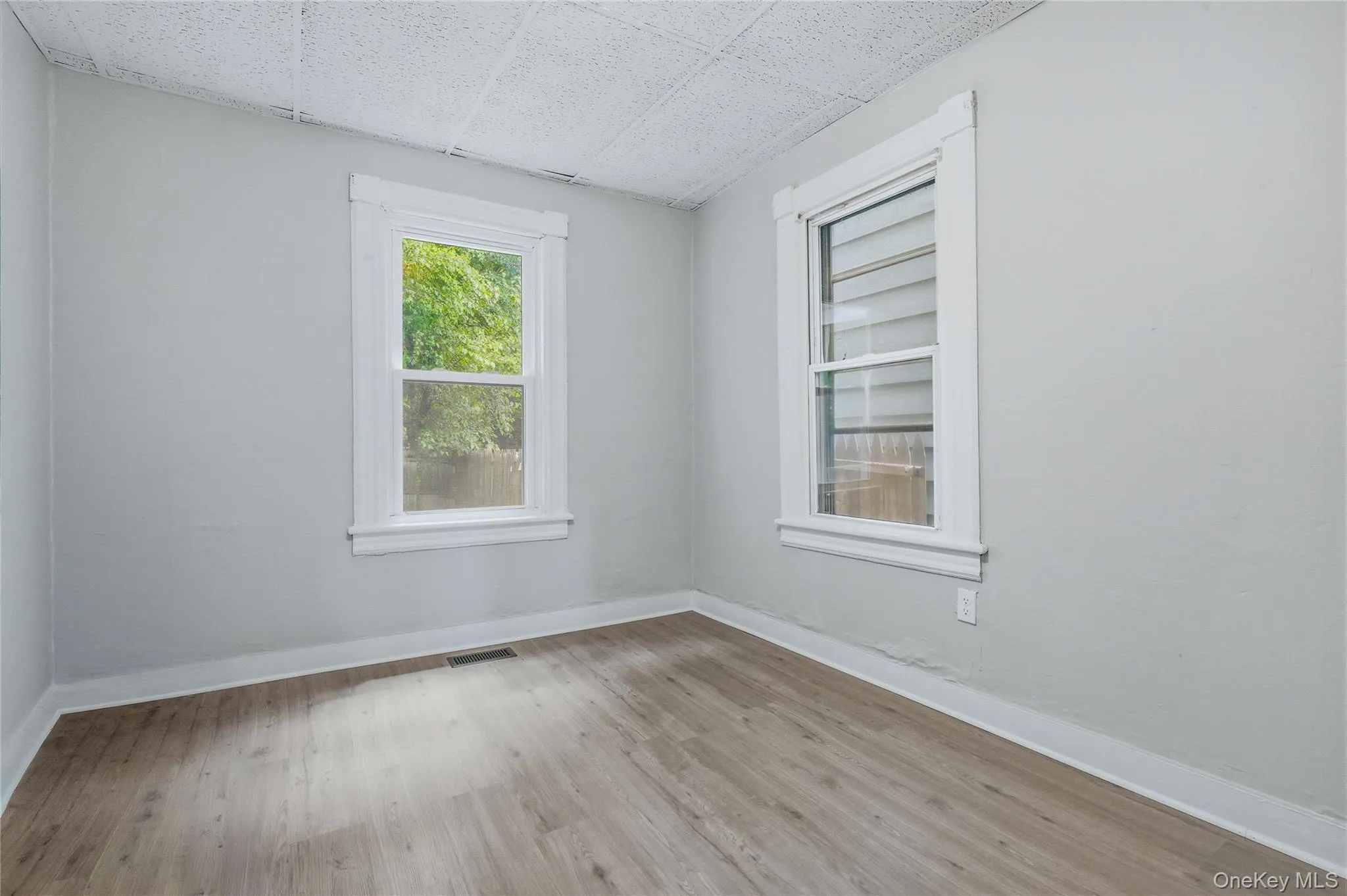 70 Van Deusen Street, Kingston, NY, 3 Bedrooms Bedrooms, 5 Rooms Rooms,1 BathroomBathrooms,Residential Lease,For Rent,Van Deusen,0,1036964 70 Van Deusen Street, Kingston, NY, 3 Bedrooms Bedrooms, 5 Rooms Rooms,1 BathroomBathrooms,Residential Lease,For Rent,Van Deusen,0,1036964