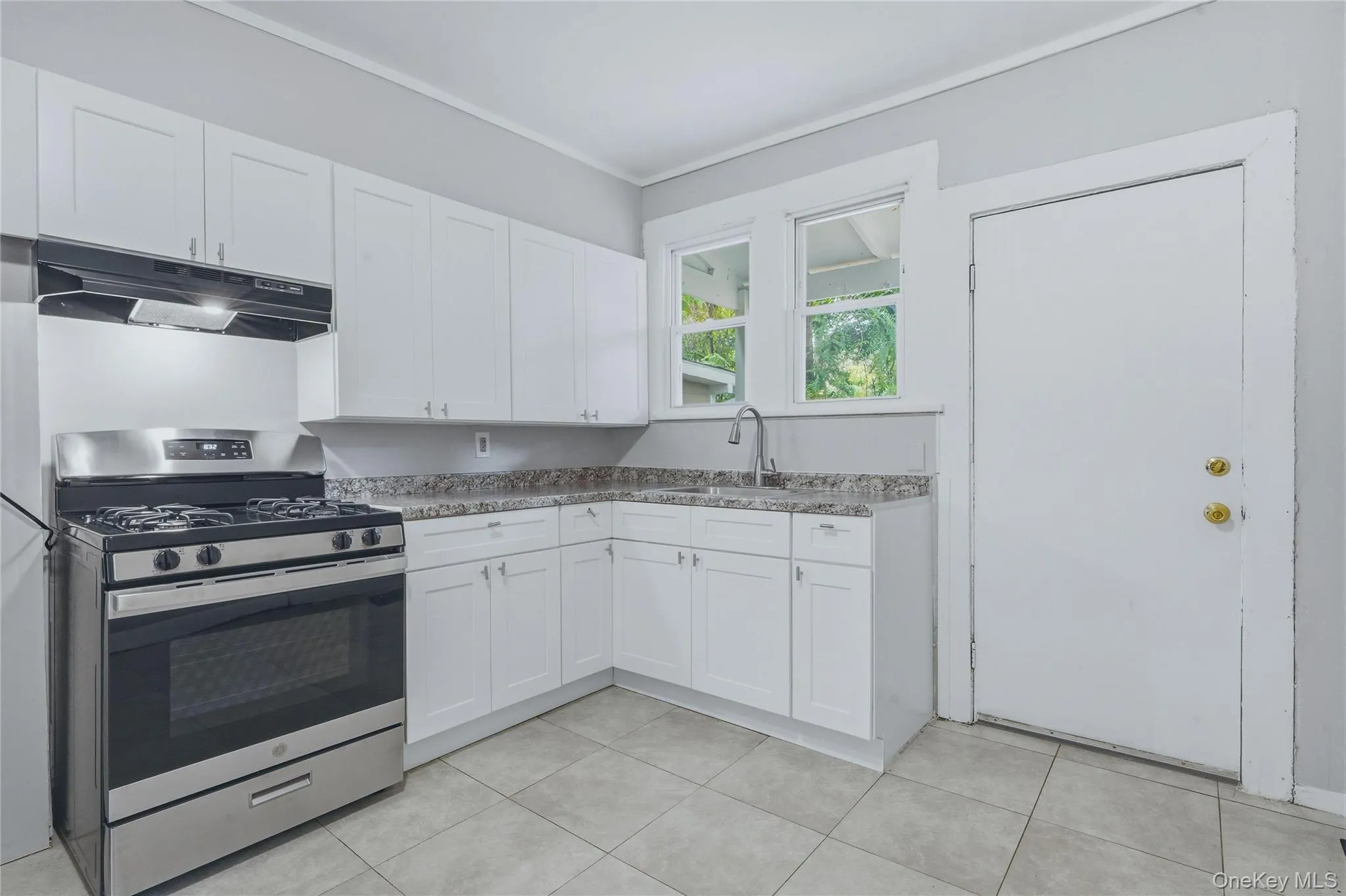 70 Van Deusen Street, Kingston, NY, 3 Bedrooms Bedrooms, 5 Rooms Rooms,1 BathroomBathrooms,Residential Lease,For Rent,Van Deusen,0,1036964 70 Van Deusen Street, Kingston, NY, 3 Bedrooms Bedrooms, 5 Rooms Rooms,1 BathroomBathrooms,Residential Lease,For Rent,Van Deusen,0,1036964