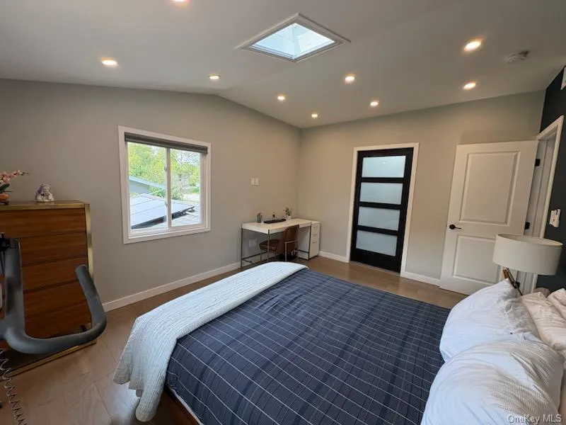 28 Florida Avenue, Smithtown, NY, 4 Bedrooms Bedrooms, 7 Rooms Rooms,2 BathroomsBathrooms,Residential,For Rent,Florida,0,1036966 28 Florida Avenue, Smithtown, NY, 4 Bedrooms Bedrooms, 7 Rooms Rooms,2 BathroomsBathrooms,Residential,For Rent,Florida,0,1036966