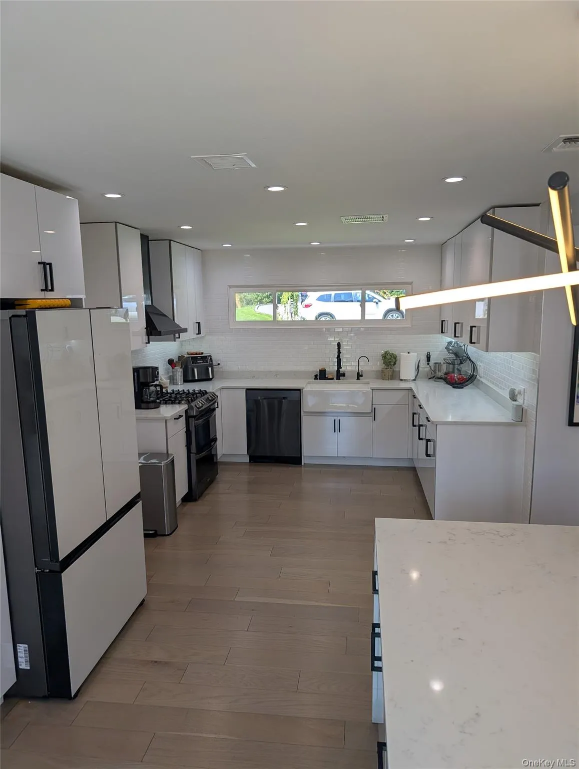 28 Florida Avenue, Smithtown, NY, 4 Bedrooms Bedrooms, 7 Rooms Rooms,2 BathroomsBathrooms,Residential,For Rent,Florida,0,1036966 28 Florida Avenue, Smithtown, NY, 4 Bedrooms Bedrooms, 7 Rooms Rooms,2 BathroomsBathrooms,Residential,For Rent,Florida,0,1036966