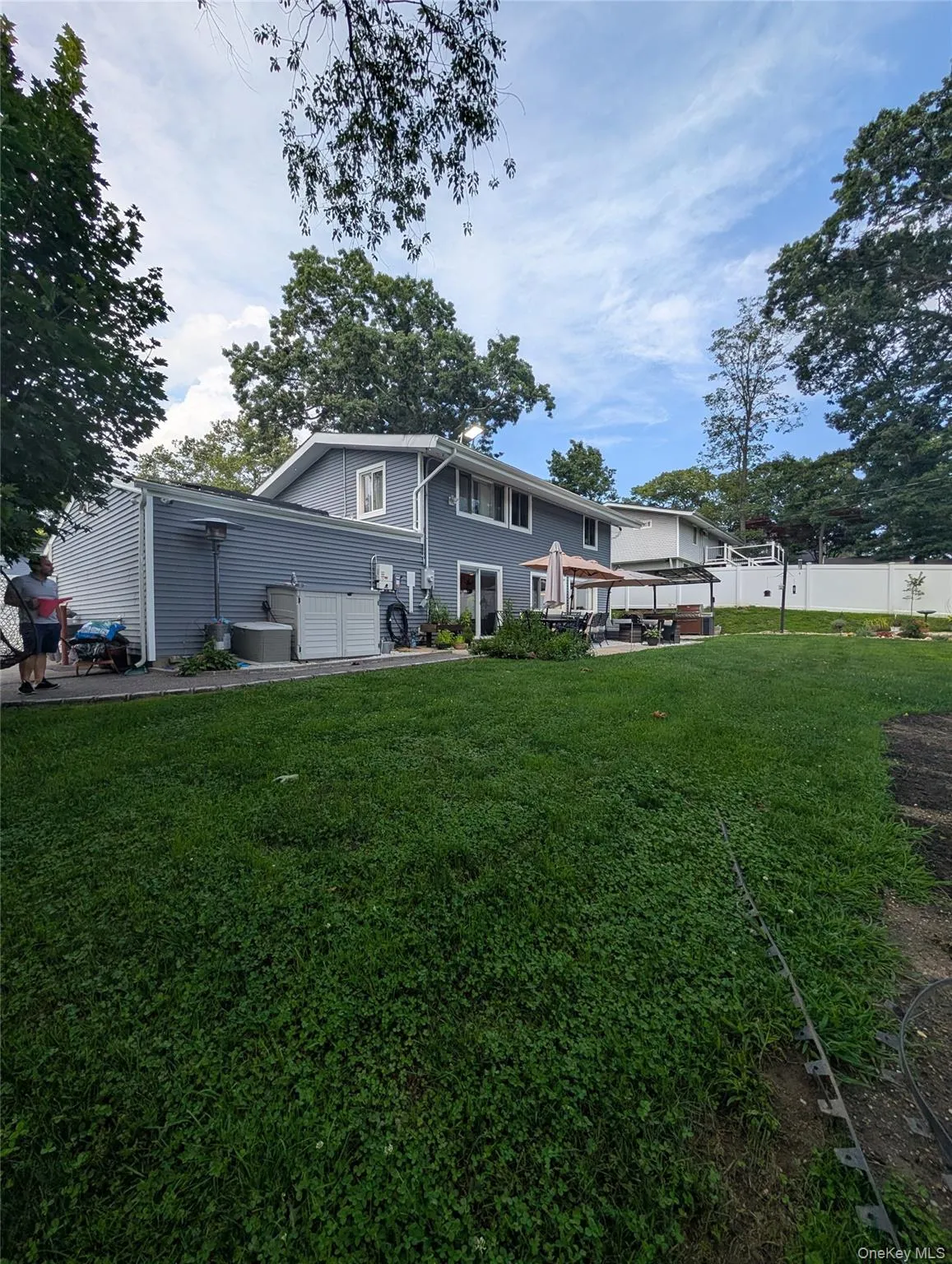 28 Florida Avenue, Smithtown, NY, 4 Bedrooms Bedrooms, 7 Rooms Rooms,2 BathroomsBathrooms,Residential,For Rent,Florida,0,1036966 28 Florida Avenue, Smithtown, NY, 4 Bedrooms Bedrooms, 7 Rooms Rooms,2 BathroomsBathrooms,Residential,For Rent,Florida,0,1036966