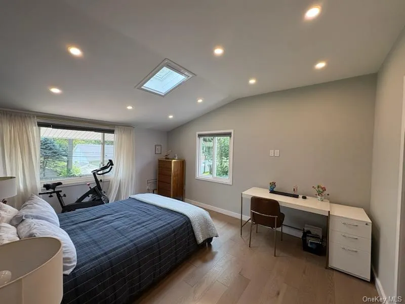 28 Florida Avenue, Smithtown, NY, 4 Bedrooms Bedrooms, 7 Rooms Rooms,2 BathroomsBathrooms,Residential,For Rent,Florida,0,1036966 28 Florida Avenue, Smithtown, NY, 4 Bedrooms Bedrooms, 7 Rooms Rooms,2 BathroomsBathrooms,Residential,For Rent,Florida,0,1036966