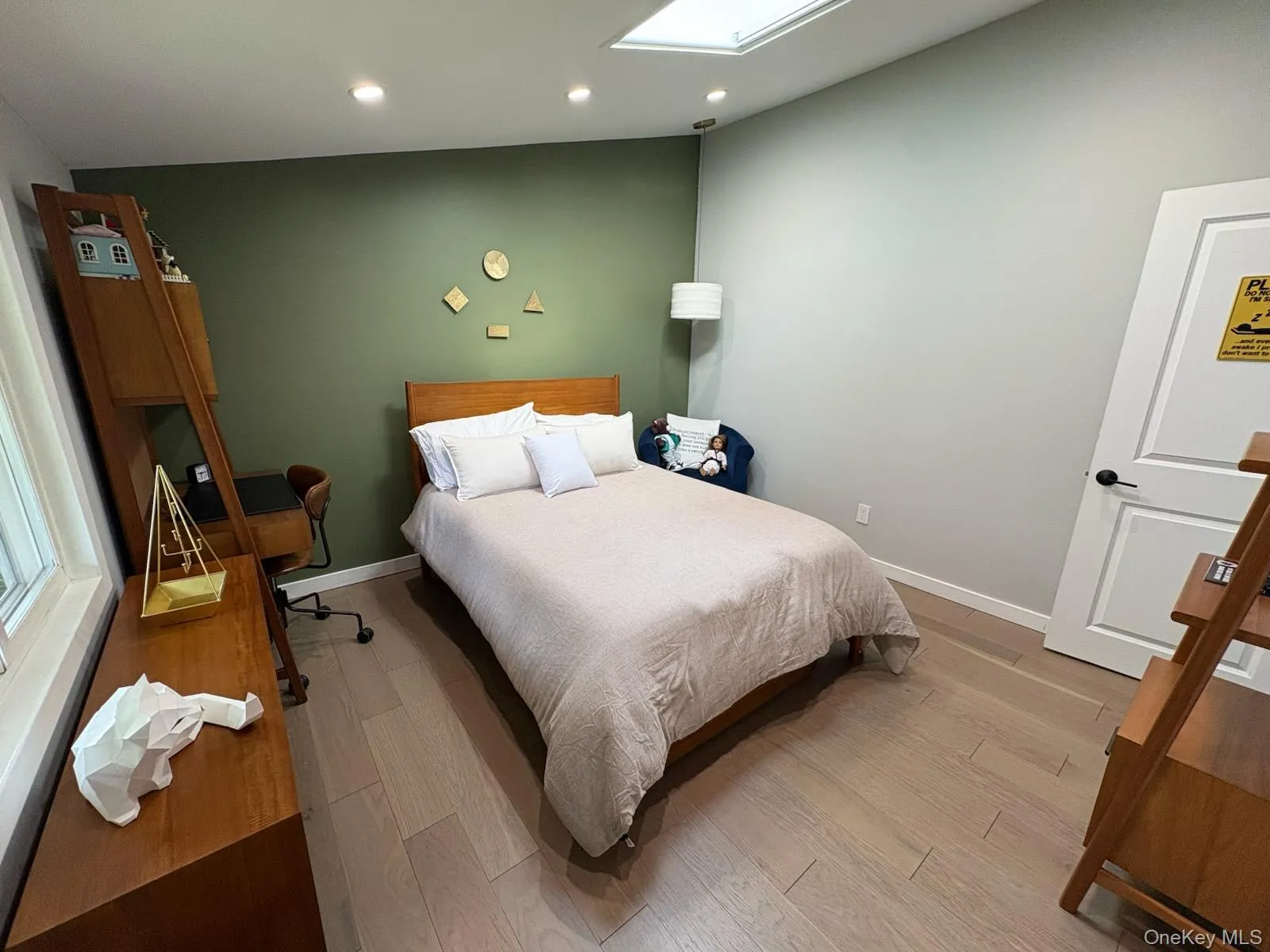 28 Florida Avenue, Smithtown, NY, 4 Bedrooms Bedrooms, 7 Rooms Rooms,2 BathroomsBathrooms,Residential,For Rent,Florida,0,1036966 28 Florida Avenue, Smithtown, NY, 4 Bedrooms Bedrooms, 7 Rooms Rooms,2 BathroomsBathrooms,Residential,For Rent,Florida,0,1036966