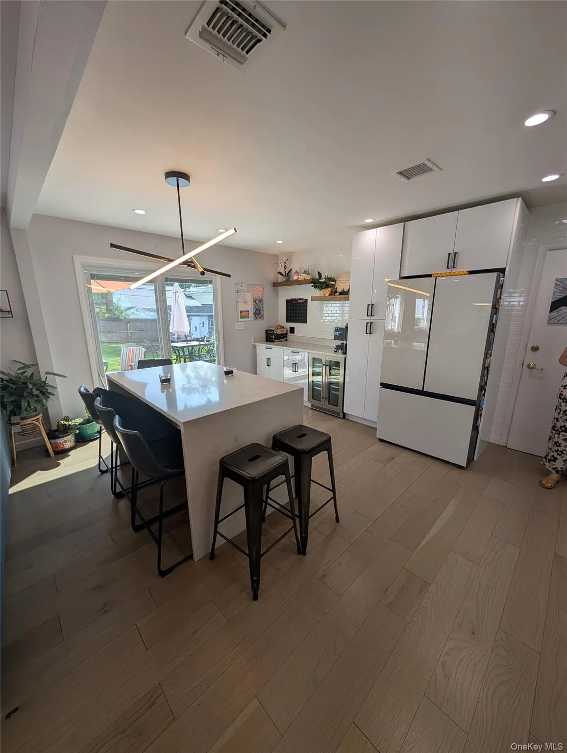 28 Florida Avenue, Smithtown, NY, 4 Bedrooms Bedrooms, 7 Rooms Rooms,2 BathroomsBathrooms,Residential,For Rent,Florida,0,1036966 28 Florida Avenue, Smithtown, NY, 4 Bedrooms Bedrooms, 7 Rooms Rooms,2 BathroomsBathrooms,Residential,For Rent,Florida,0,1036966