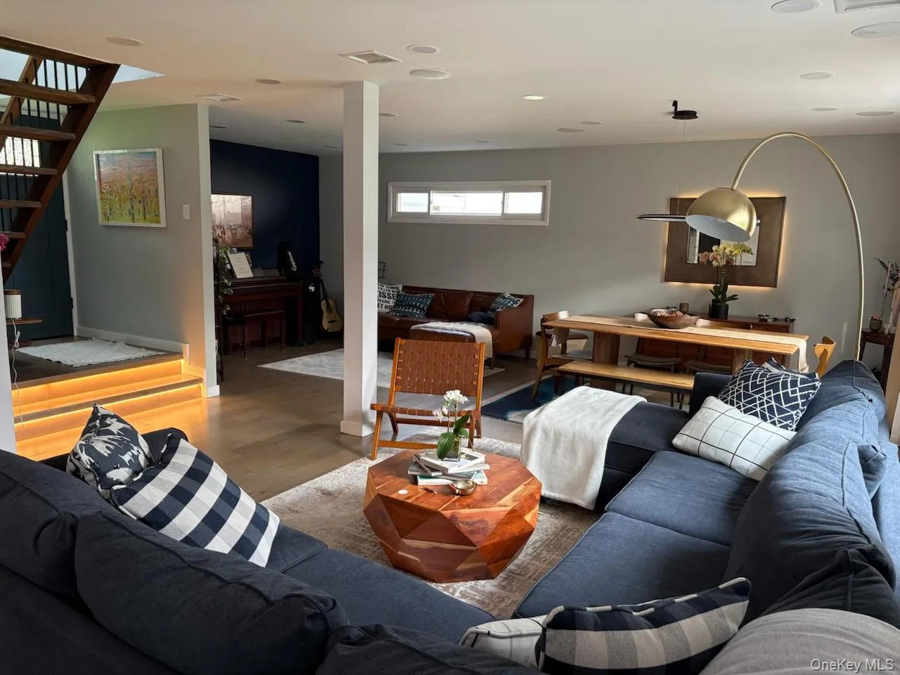 28 Florida Avenue, Smithtown, NY, 4 Bedrooms Bedrooms, 7 Rooms Rooms,2 BathroomsBathrooms,Residential,For Rent,Florida,0,1036966 28 Florida Avenue, Smithtown, NY, 4 Bedrooms Bedrooms, 7 Rooms Rooms,2 BathroomsBathrooms,Residential,For Rent,Florida,0,1036966