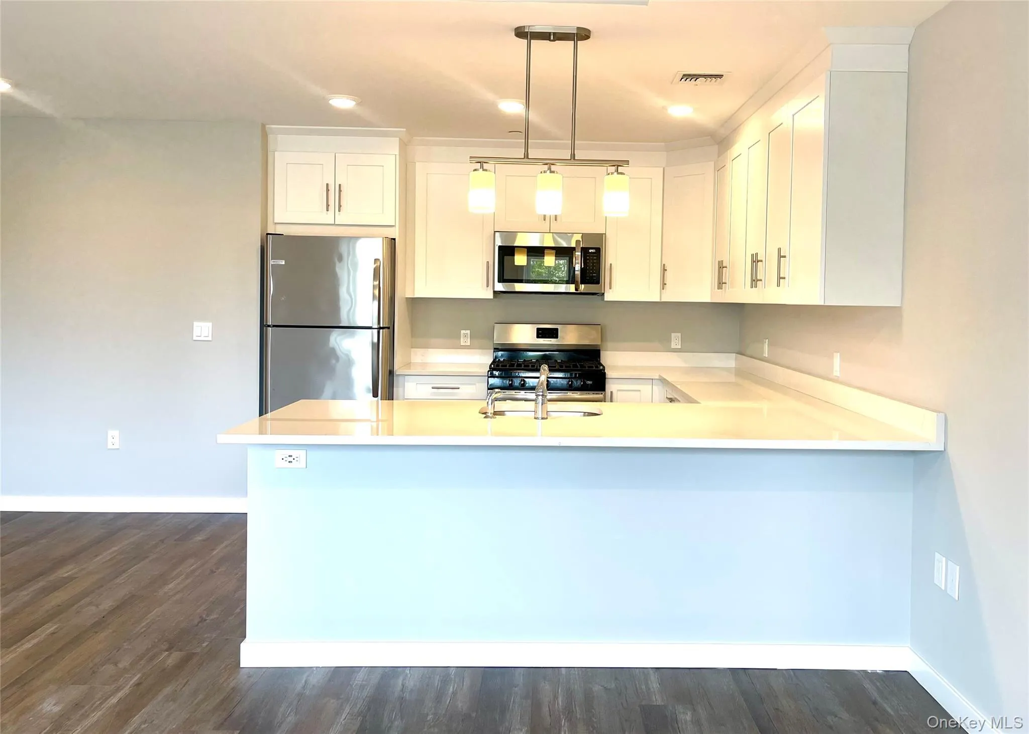 221 Eastview Drive, Islip, NY, 2 Bedroom Bedrooms, 5 Room Rooms,2 BathroomBathrooms,Residential Lease,For Rent,Eastview,0,1036972 221 Eastview Drive, Islip, NY, 2 Bedroom Bedrooms, 5 Room Rooms,2 BathroomBathrooms,Residential Lease,For Rent,Eastview,0,1036972