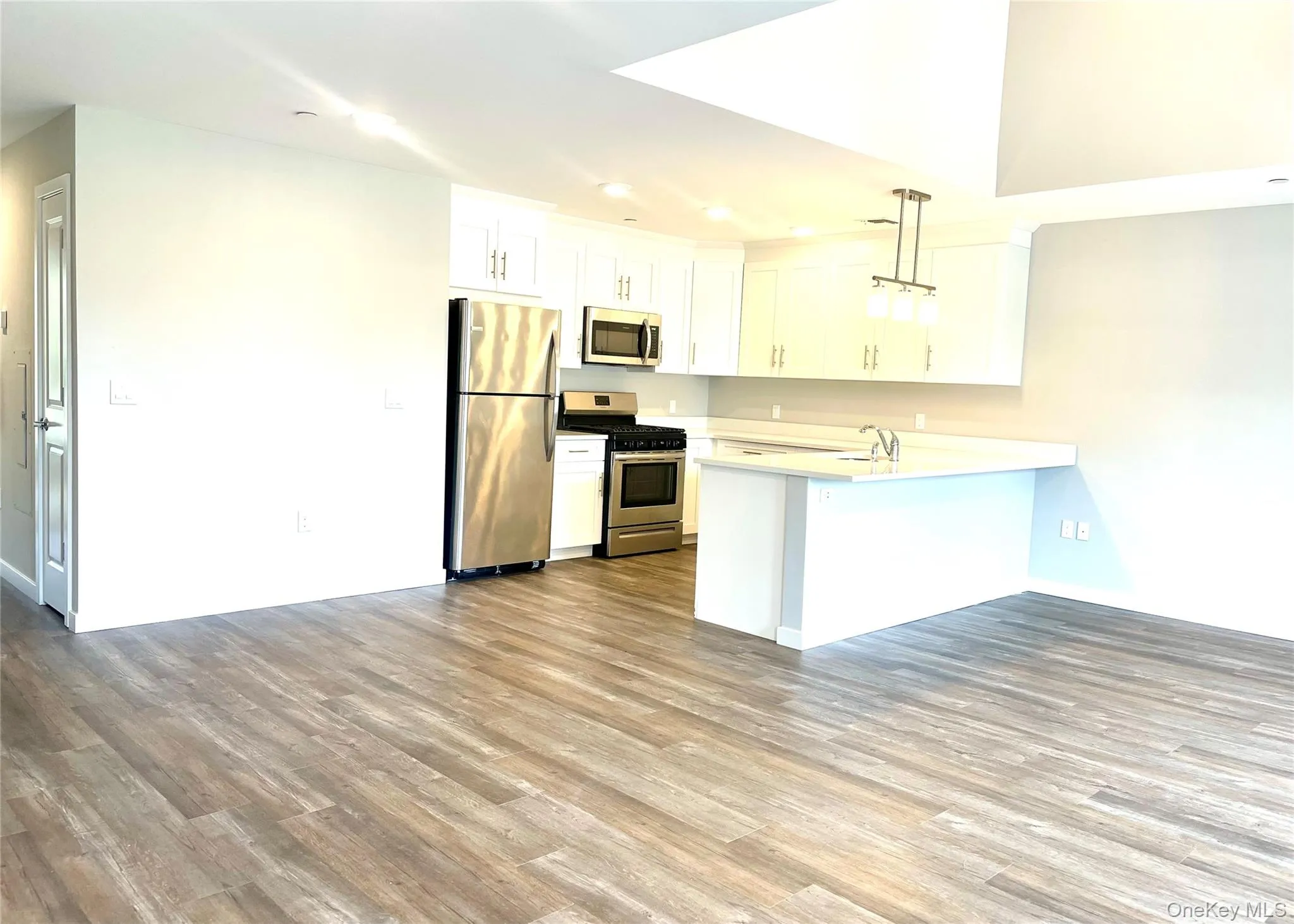 221 Eastview Drive, Islip, NY, 2 Bedroom Bedrooms, 5 Room Rooms,2 BathroomBathrooms,Residential Lease,For Rent,Eastview,0,1036972 221 Eastview Drive, Islip, NY, 2 Bedroom Bedrooms, 5 Room Rooms,2 BathroomBathrooms,Residential Lease,For Rent,Eastview,0,1036972
