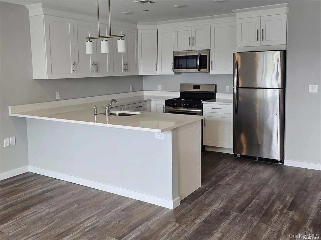 221 Eastview Drive, Islip, NY, 2 Bedrooms Bedrooms, 5 Rooms Rooms,2 BathroomsBathrooms,Residential Lease,For Rent,Eastview,0,1036972 221 Eastview Drive, Islip, NY, 2 Bedrooms Bedrooms, 5 Rooms Rooms,2 BathroomsBathrooms,Residential Lease,For Rent,Eastview,0,1036972