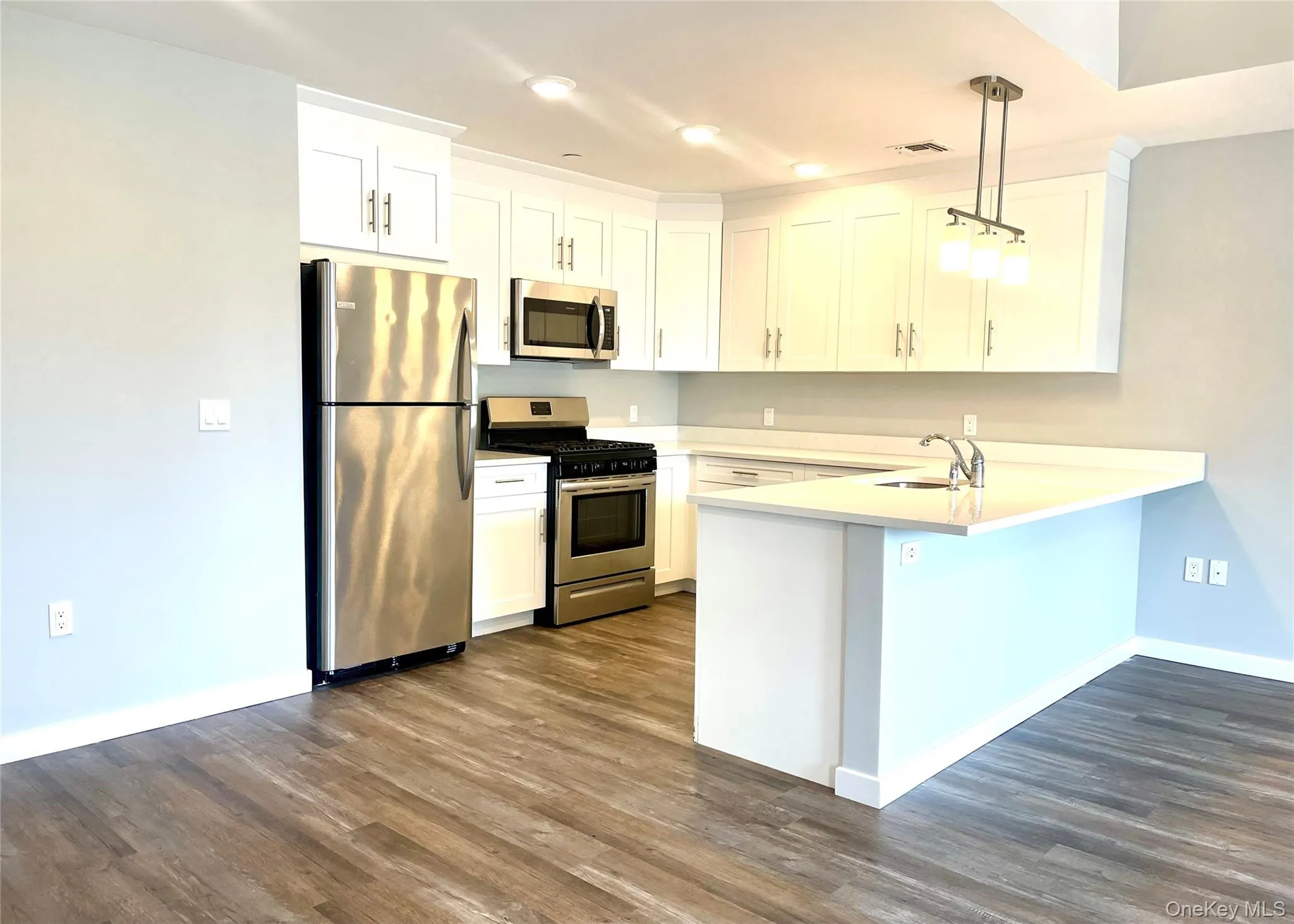 221 Eastview Drive, Islip, NY, 2 Bedroom Bedrooms, 5 Room Rooms,2 BathroomBathrooms,Residential Lease,For Rent,Eastview,0,1036972 221 Eastview Drive, Islip, NY, 2 Bedroom Bedrooms, 5 Room Rooms,2 BathroomBathrooms,Residential Lease,For Rent,Eastview,0,1036972
