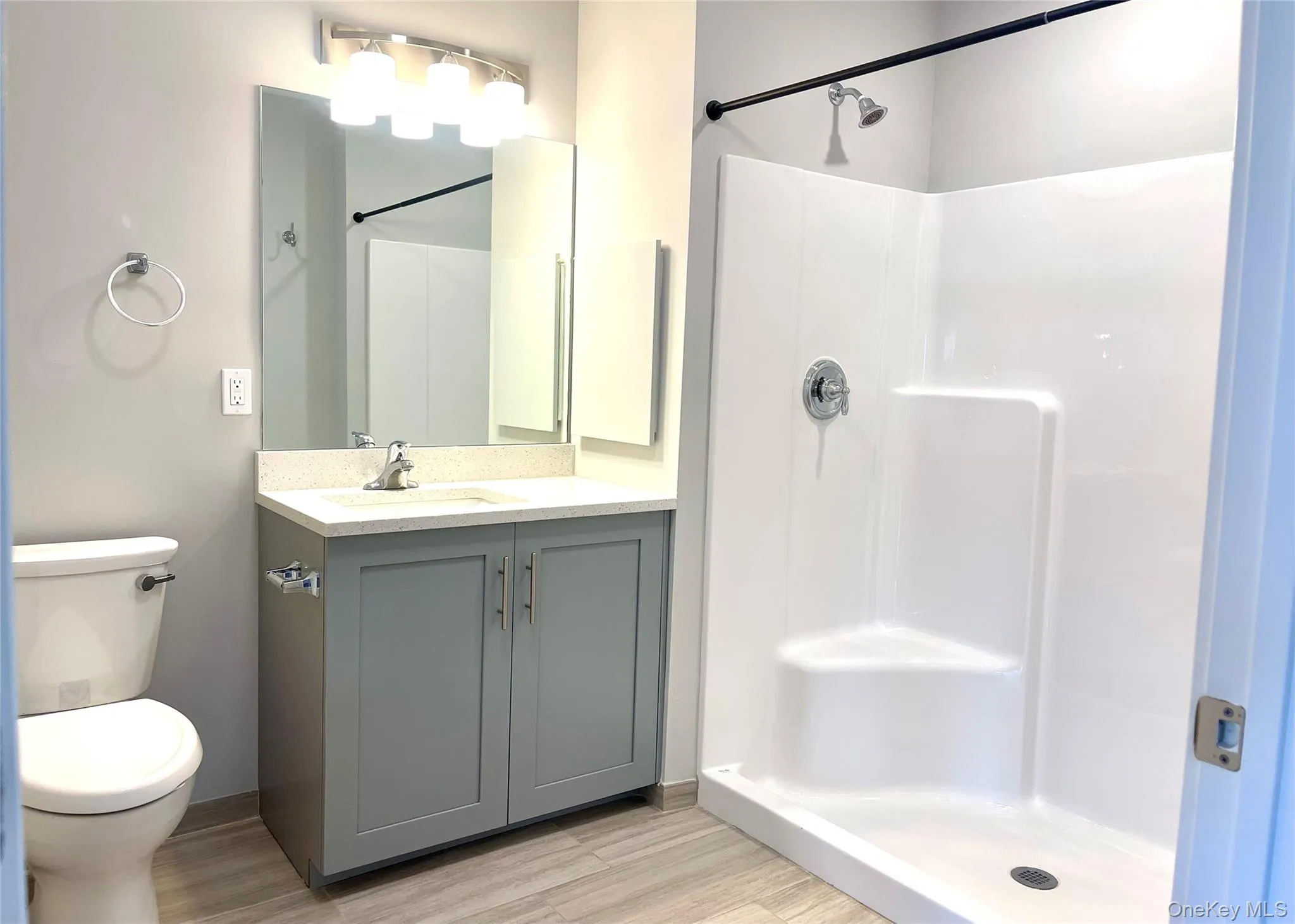 221 Eastview Drive, Islip, NY, 2 Bedroom Bedrooms, 5 Room Rooms,2 BathroomBathrooms,Residential Lease,For Rent,Eastview,0,1036972 221 Eastview Drive, Islip, NY, 2 Bedroom Bedrooms, 5 Room Rooms,2 BathroomBathrooms,Residential Lease,For Rent,Eastview,0,1036972