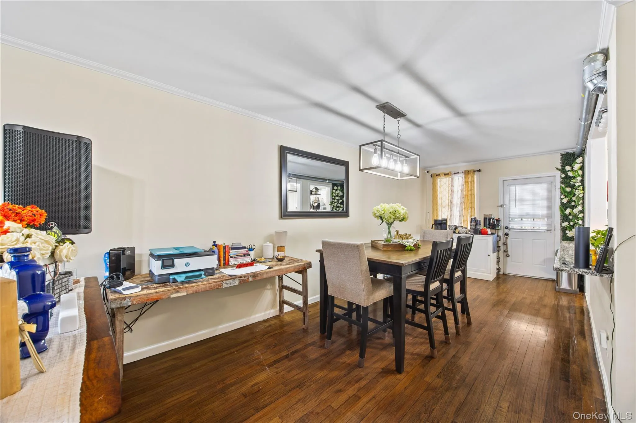 3243 Corsa Avenue, New York, NY, 3 Bedrooms Bedrooms, 8 Rooms Rooms,3 BathroomsBathrooms,Residential,For Rent,Corsa,0,1036973 3243 Corsa Avenue, New York, NY, 3 Bedrooms Bedrooms, 8 Rooms Rooms,3 BathroomsBathrooms,Residential,For Rent,Corsa,0,1036973