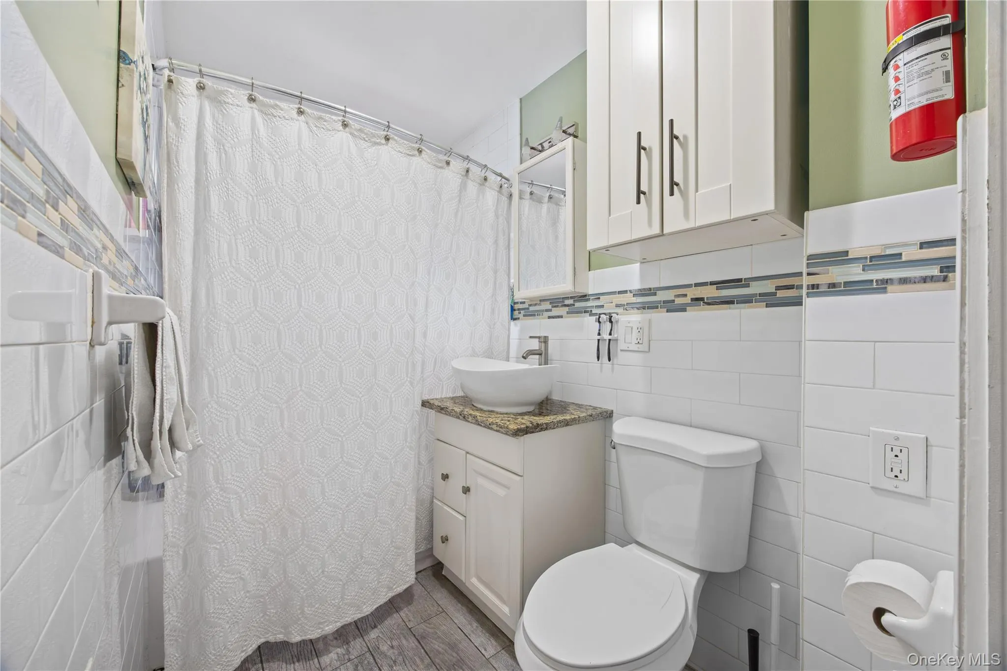 Full Bathroom located in the Master bedroom Full Bathroom located in the Master bedroom