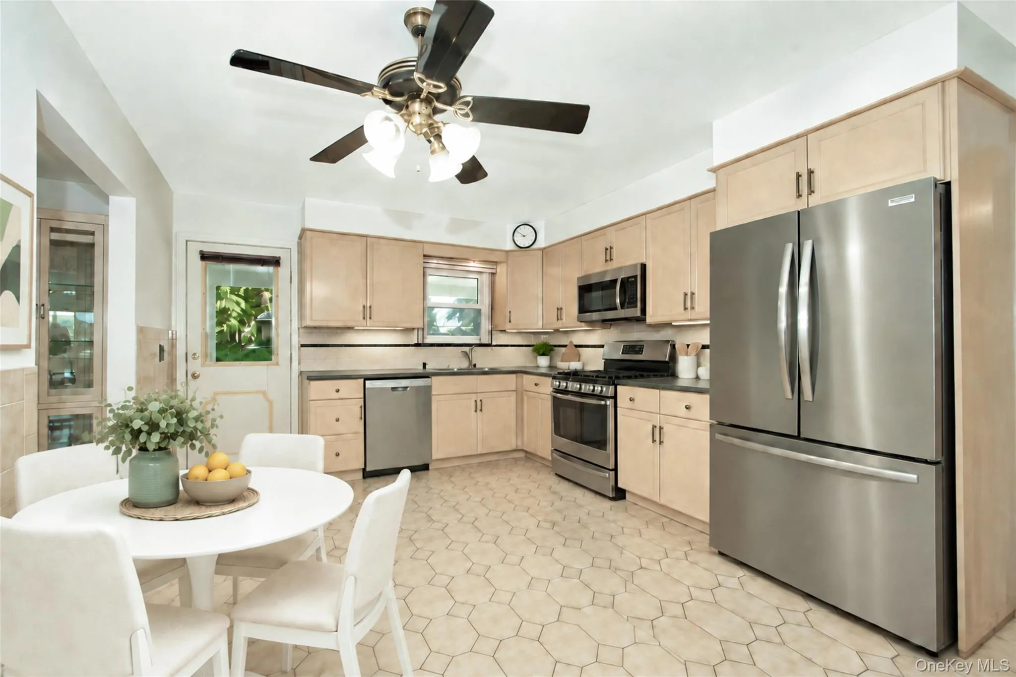 28 Beechwood Avenue, Harrison, NY, 3 Bedroom Bedrooms, 7 Room Rooms,1 BathroomBathrooms,Residential Lease,For Rent,Beechwood,0,1036978 28 Beechwood Avenue, Harrison, NY, 3 Bedroom Bedrooms, 7 Room Rooms,1 BathroomBathrooms,Residential Lease,For Rent,Beechwood,0,1036978